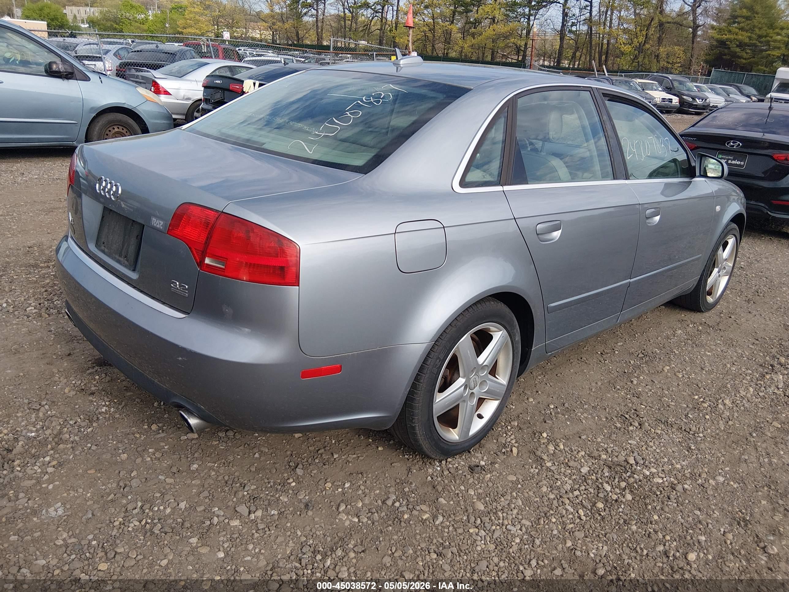 AUDI A4 image 4