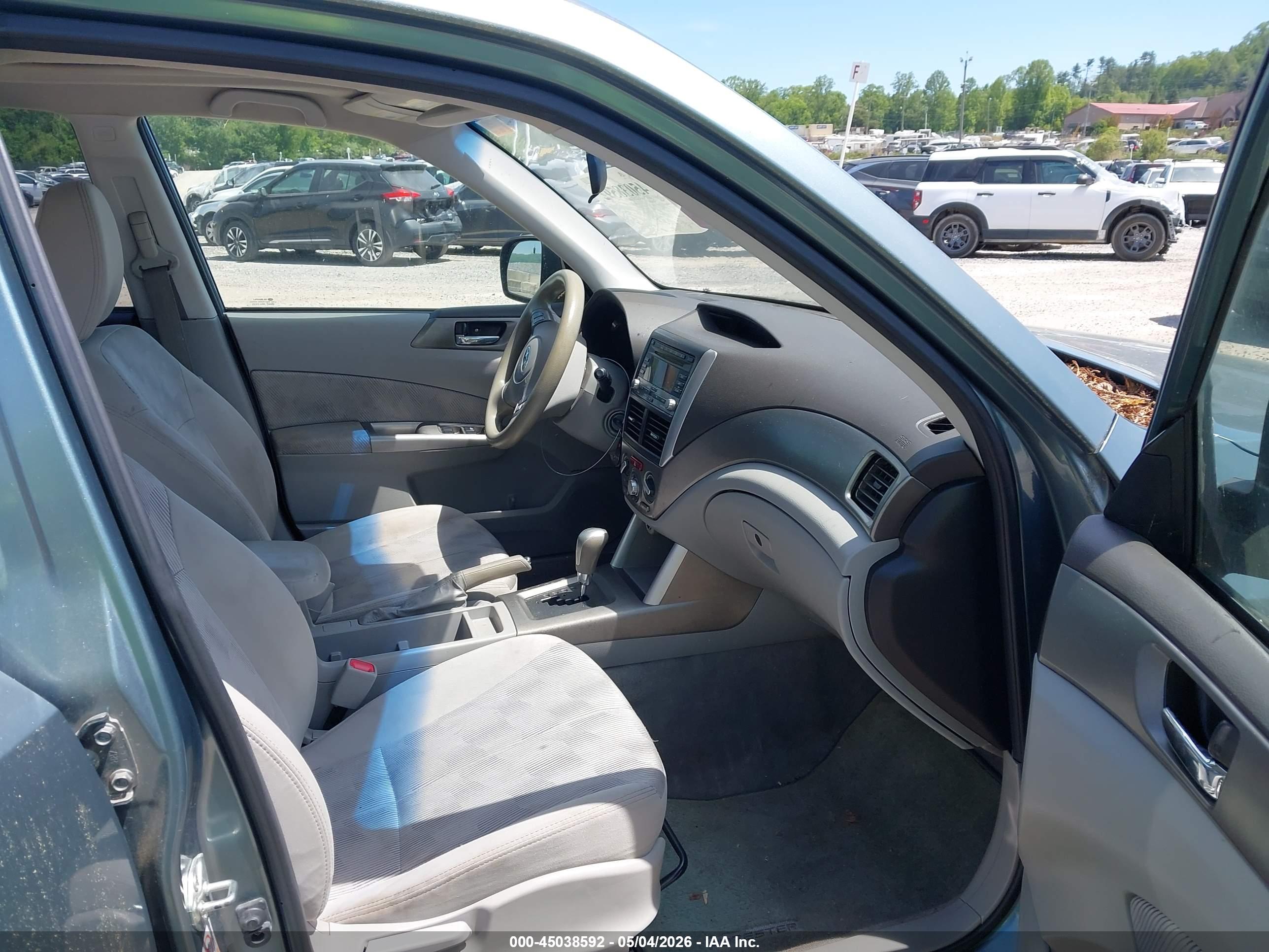 SUBARU FORESTER image 5