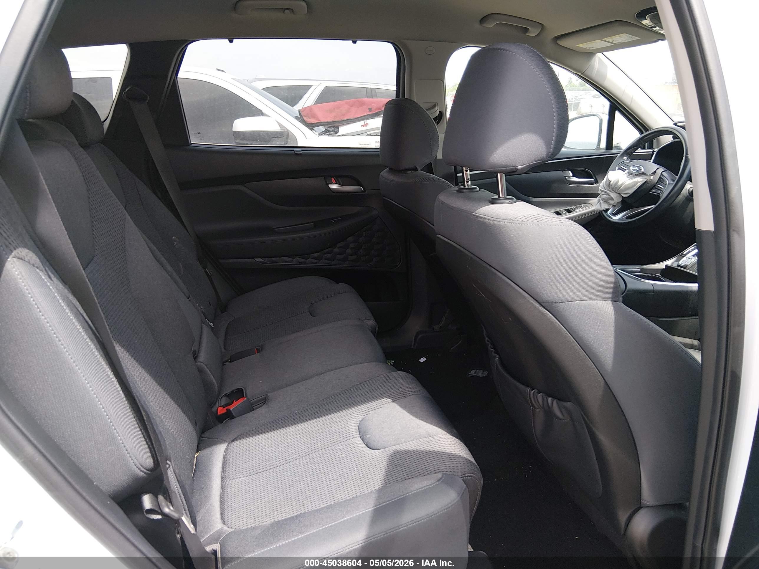 HYUNDAI SANTA image 8