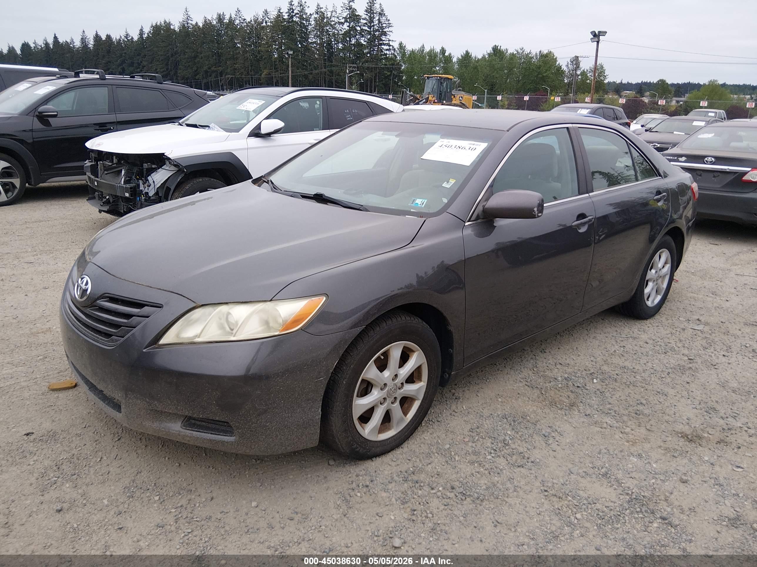 TOYOTA CAMRY image 2