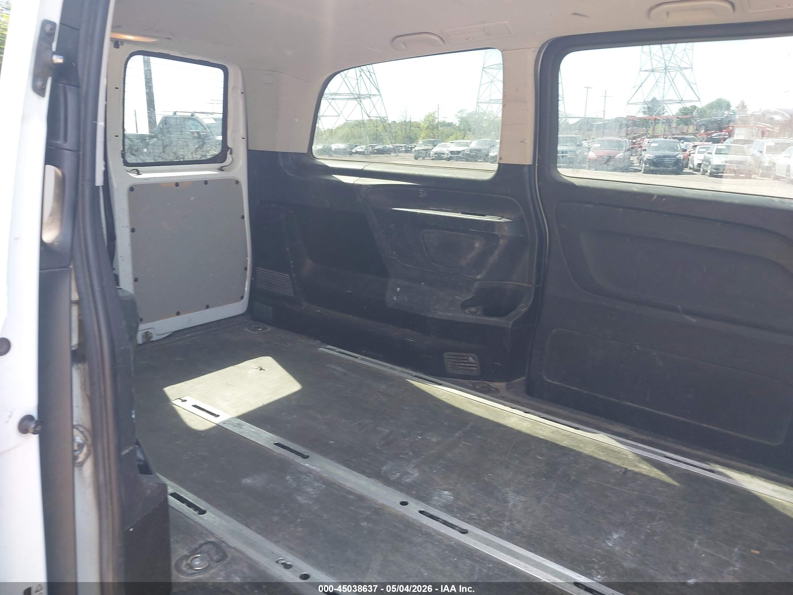 MERCEDES-BENZ METRIS image 8