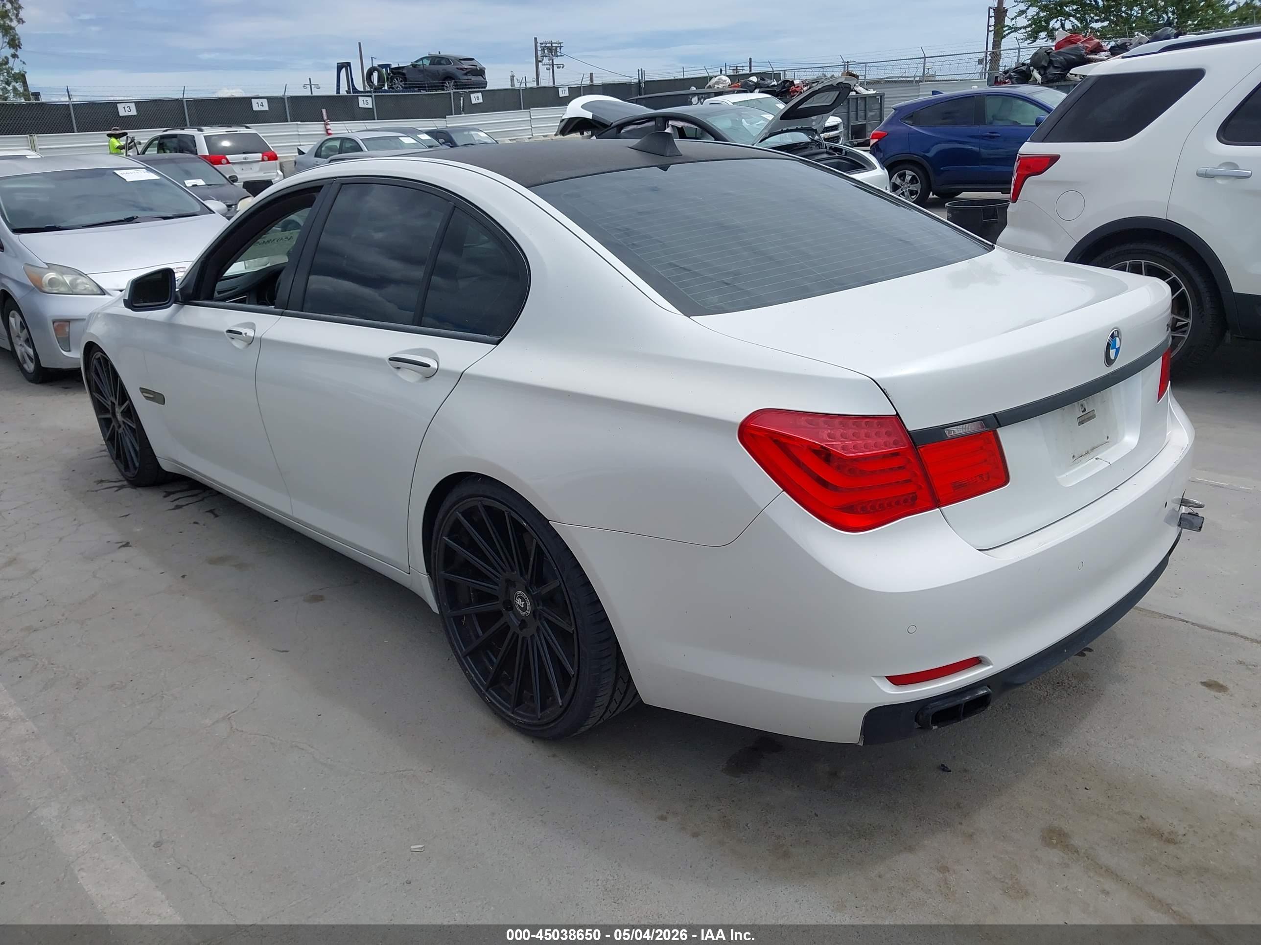 BMW 740I image 3