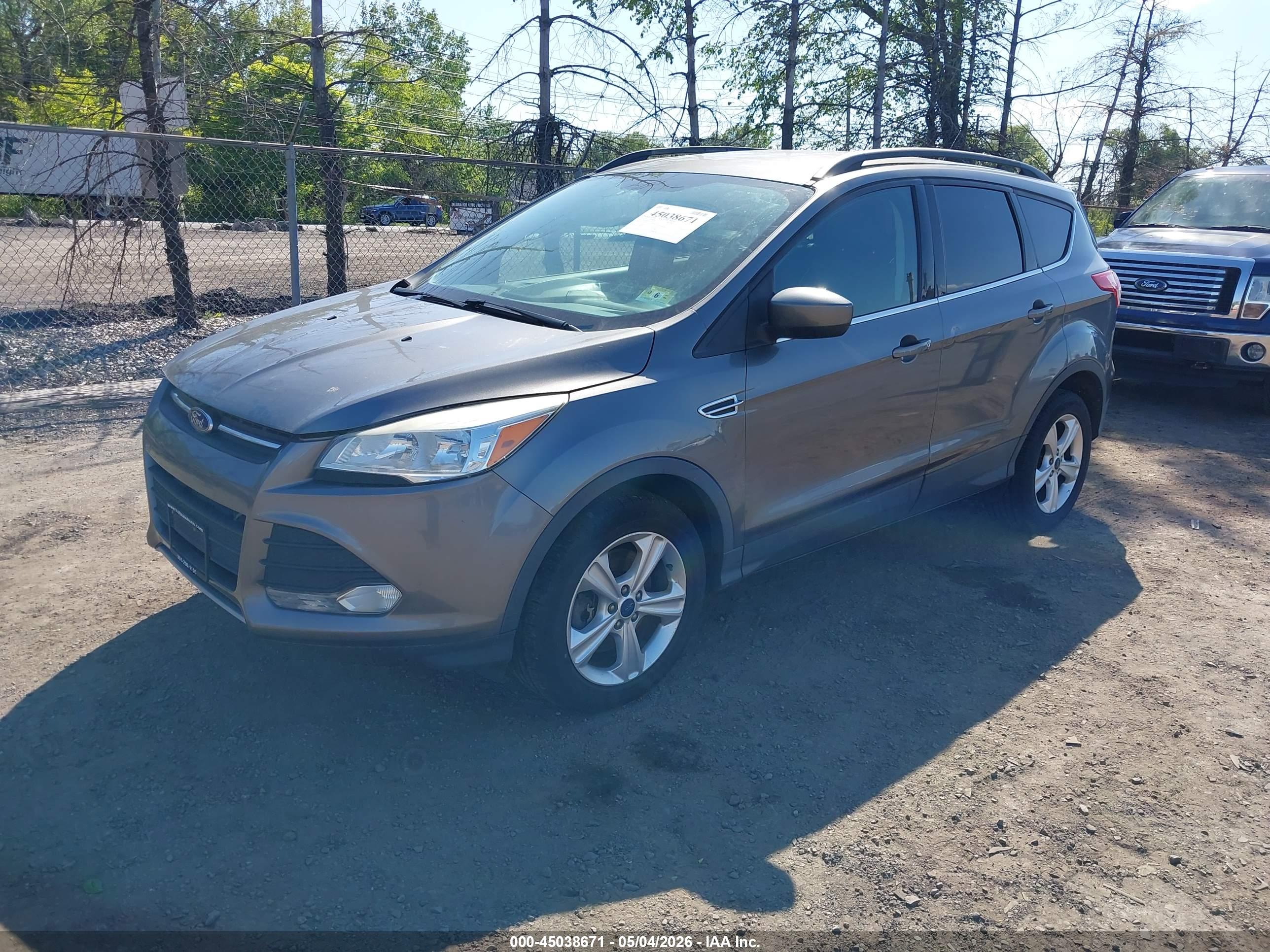 FORD ESCAPE image 2