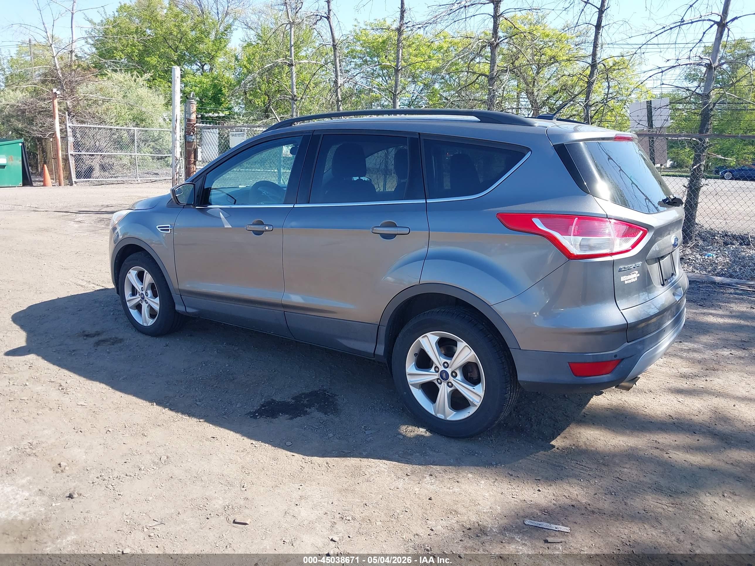 FORD ESCAPE image 3