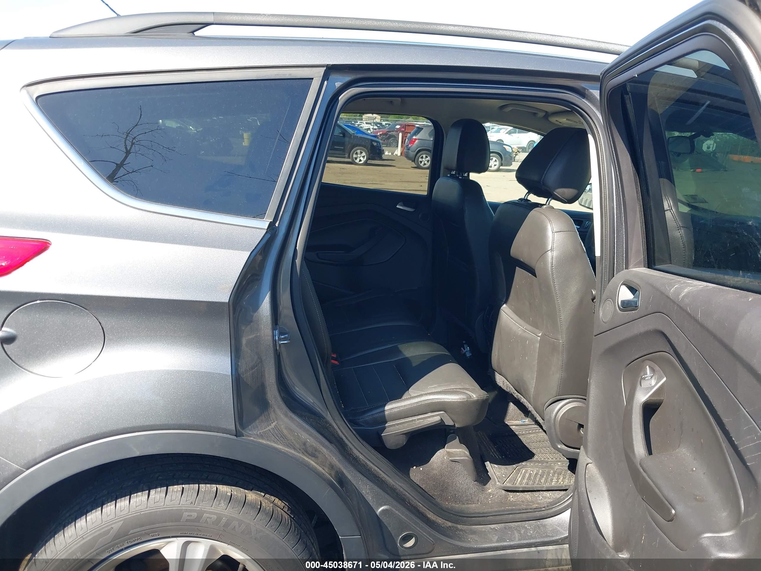 FORD ESCAPE image 8