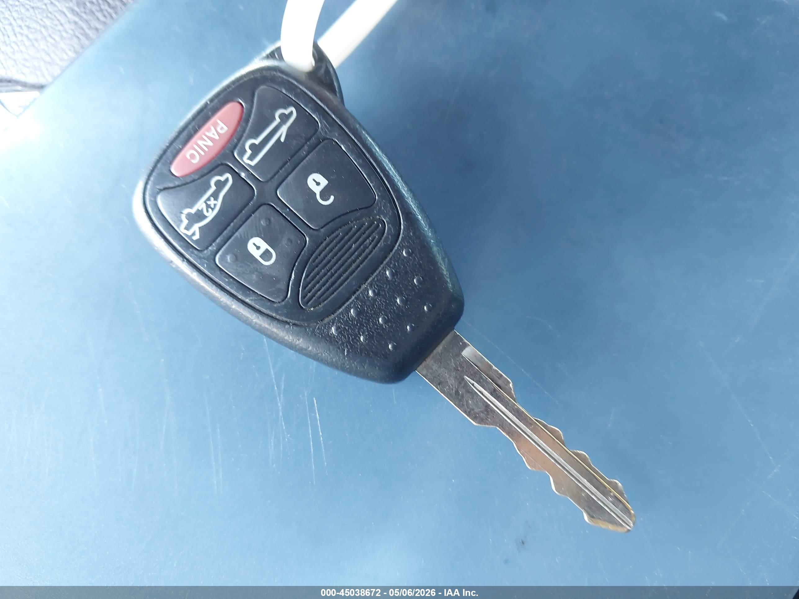CHRYSLER 200 image 11