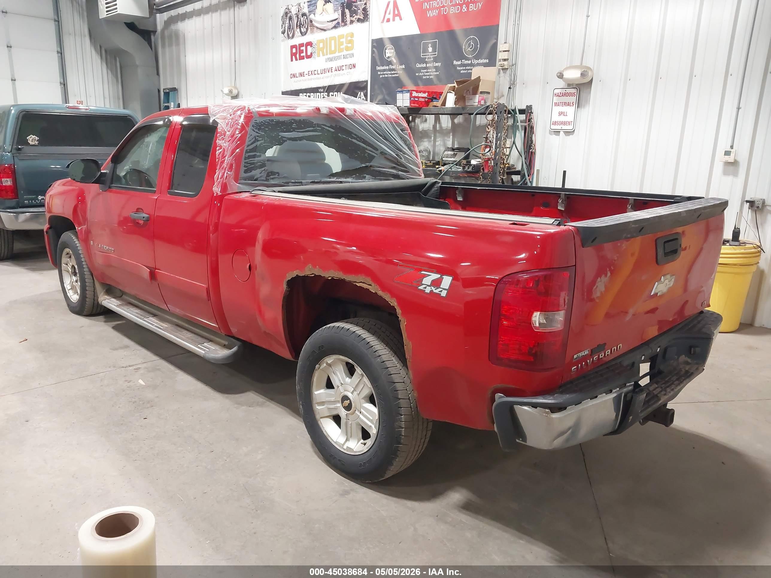 CHEVROLET SILVERADO image 3