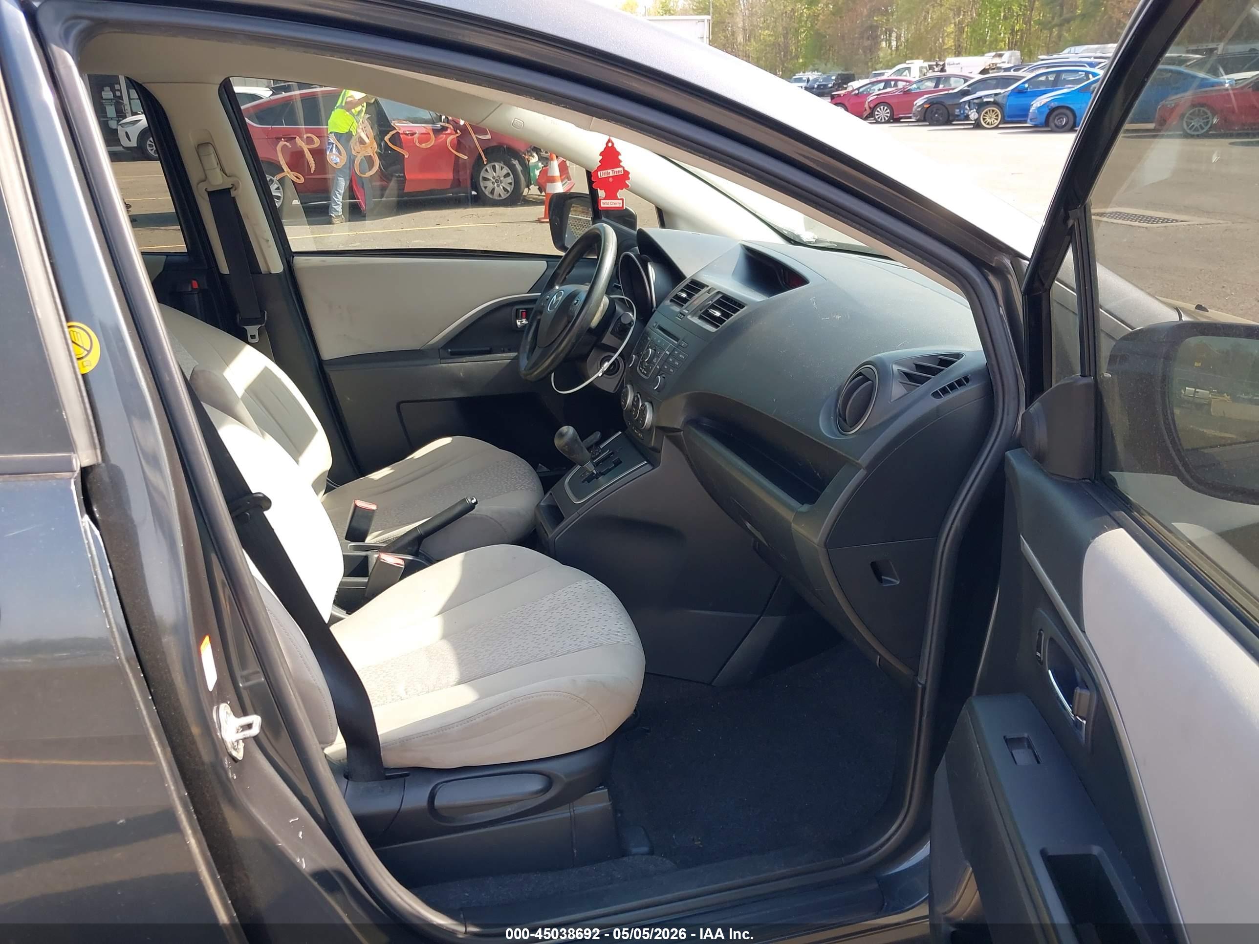 MAZDA MAZDA5 image 5