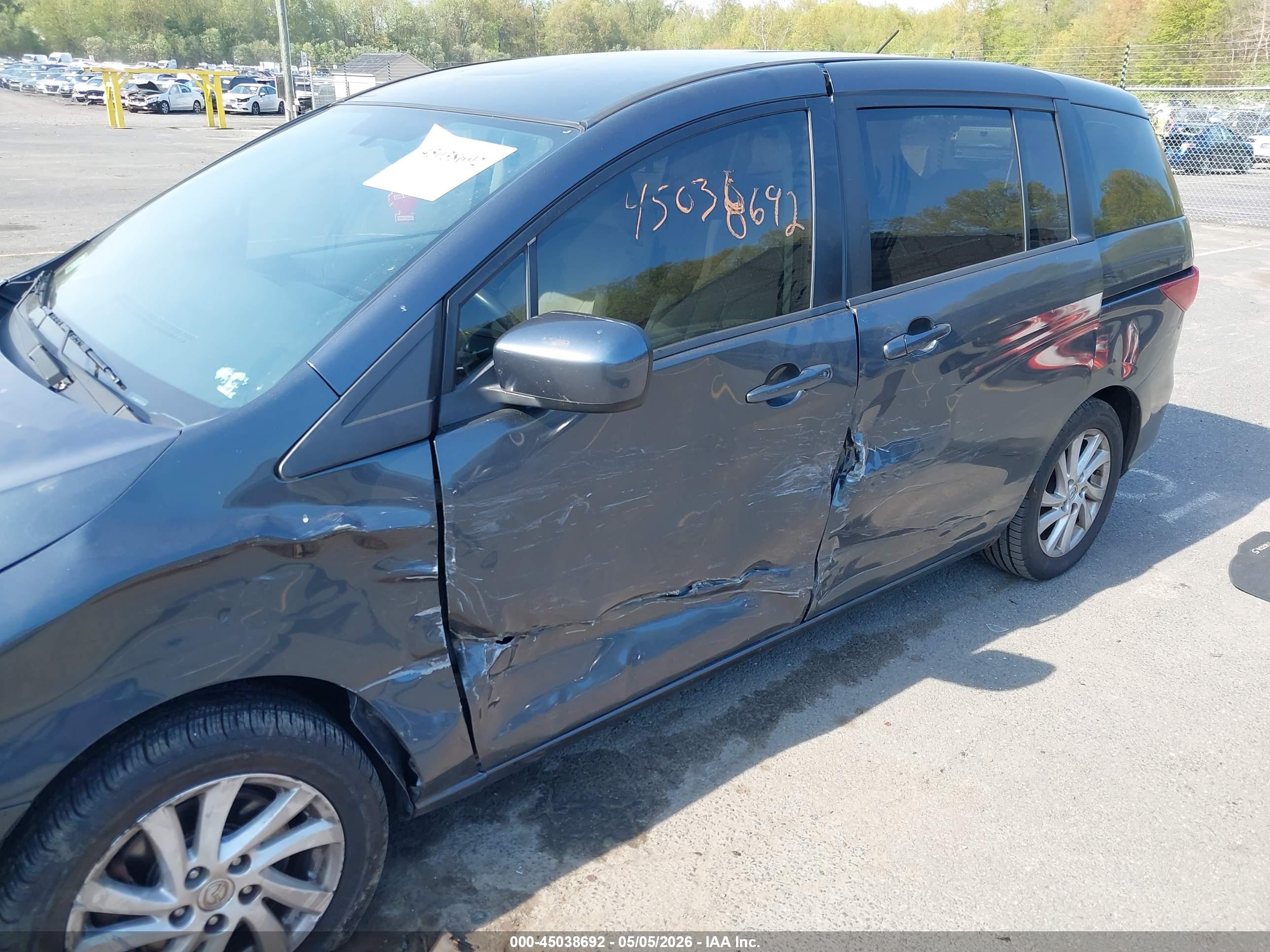 MAZDA MAZDA5 image 6