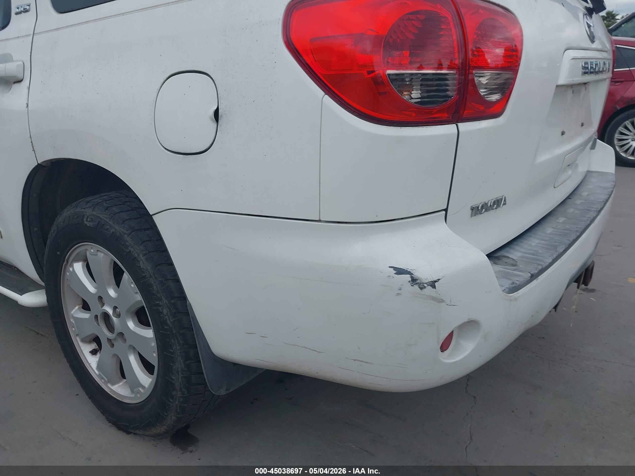 TOYOTA SEQUOIA image 6
