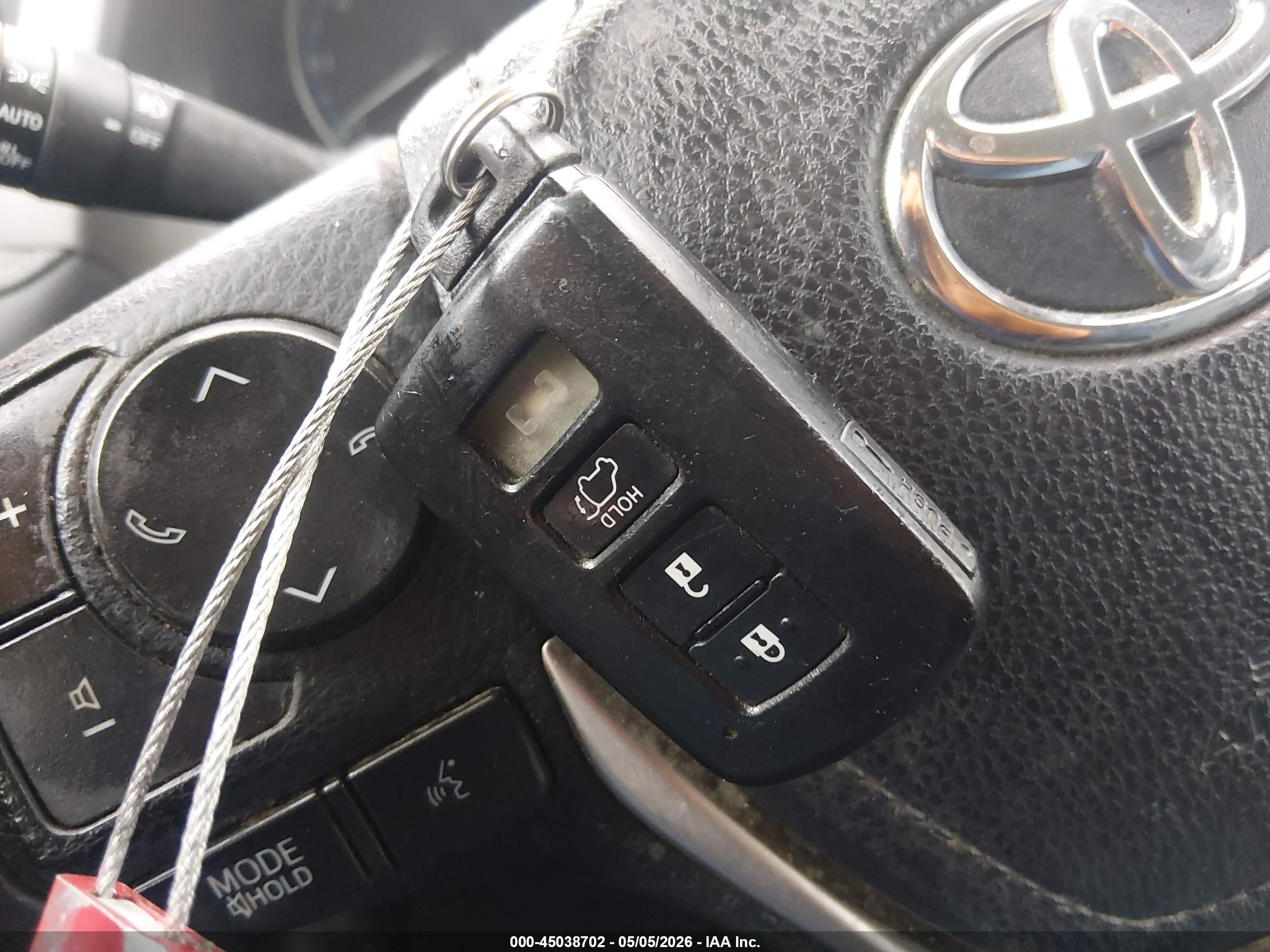 TOYOTA RAV4 image 11
