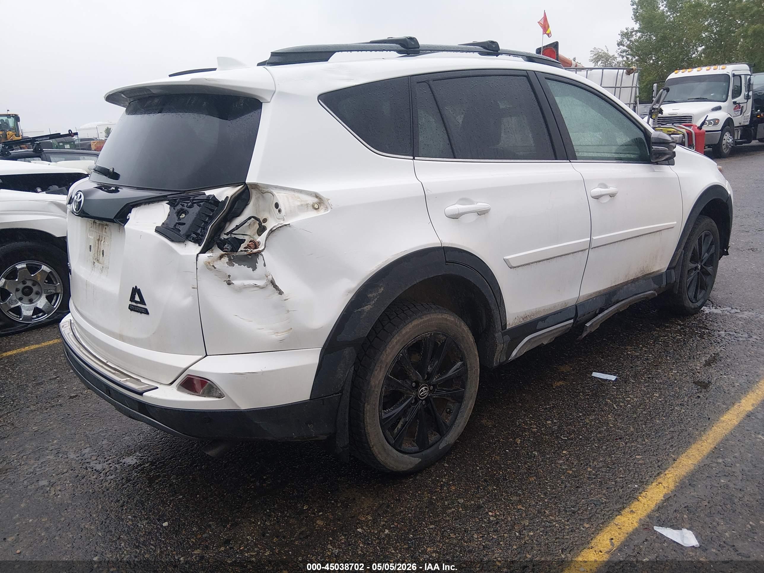 TOYOTA RAV4 image 4
