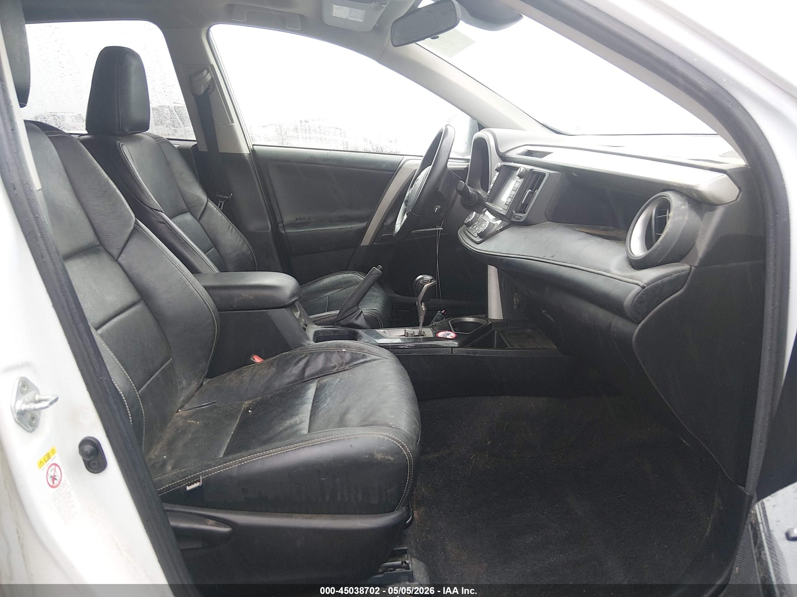 TOYOTA RAV4 image 5