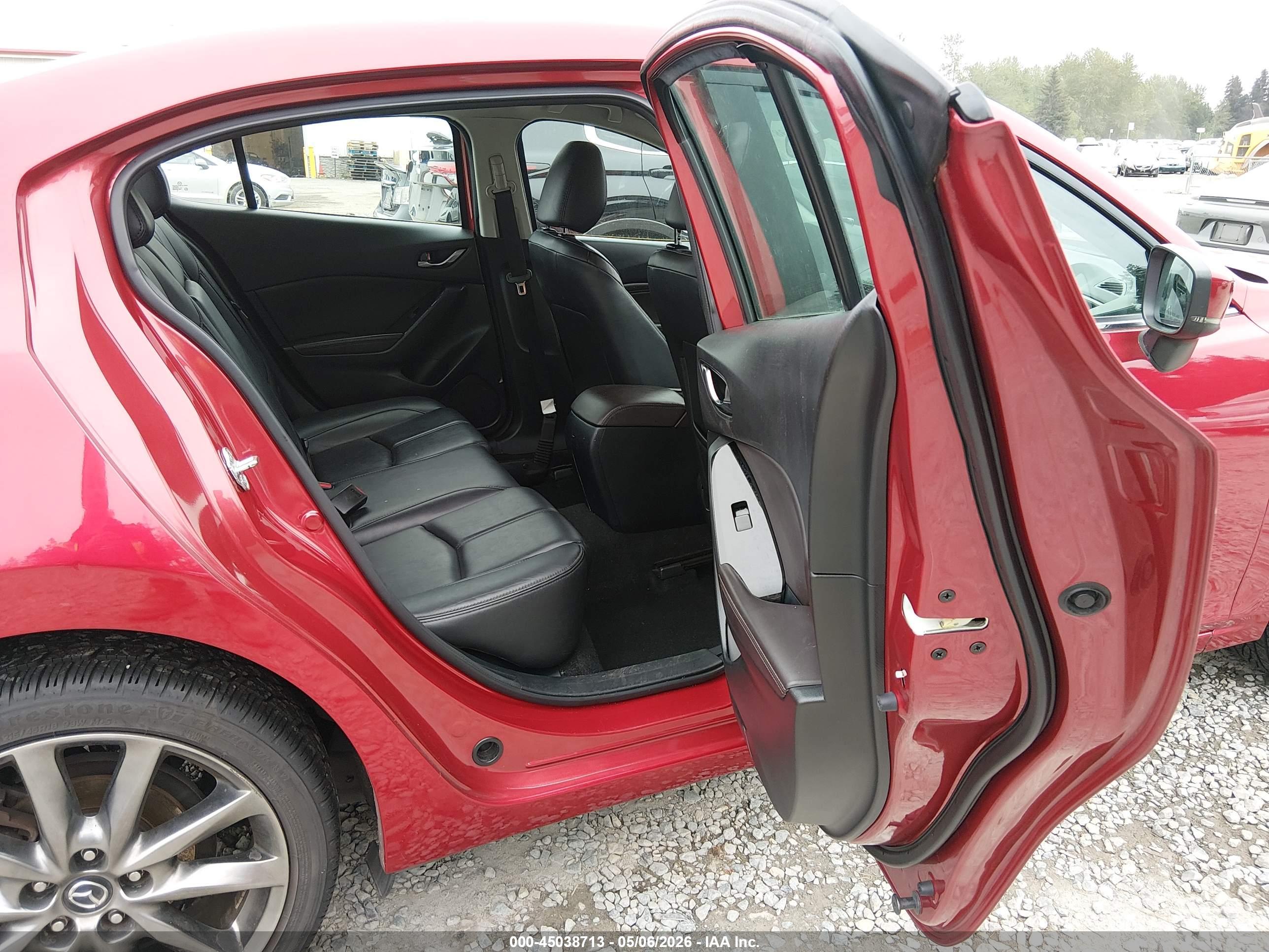 MAZDA MAZDA3 image 8