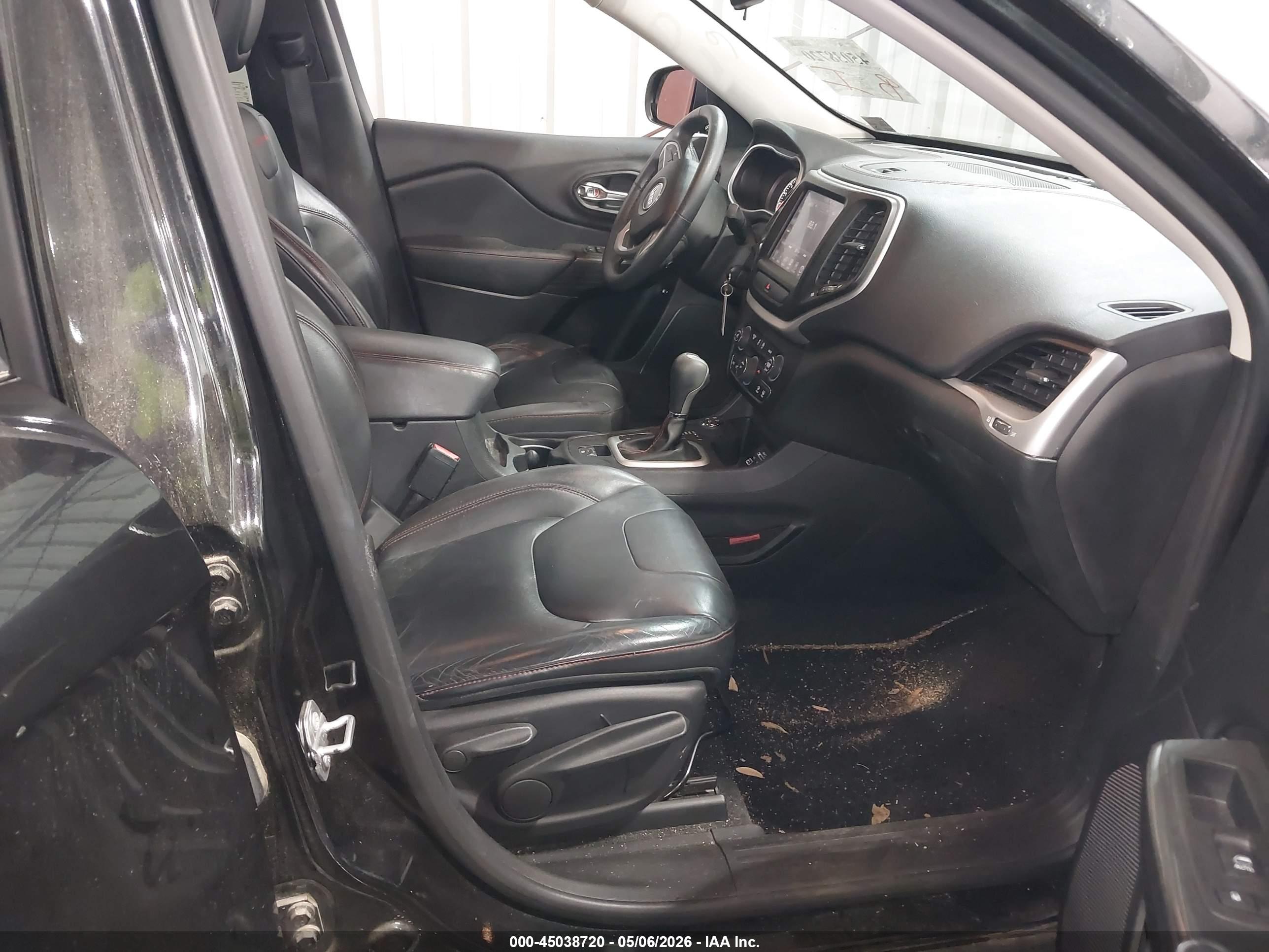 JEEP CHEROKEE image 5