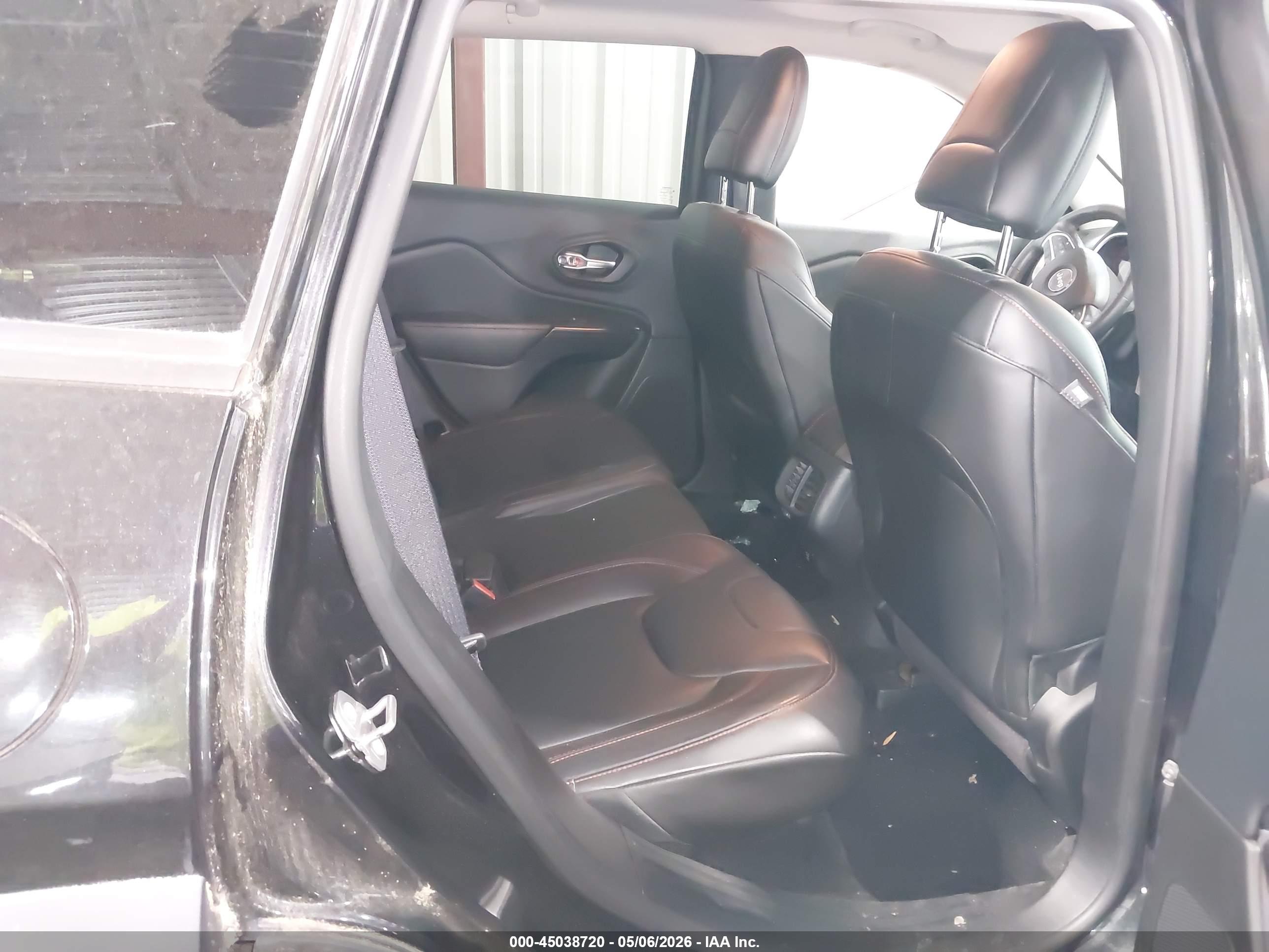 JEEP CHEROKEE image 8