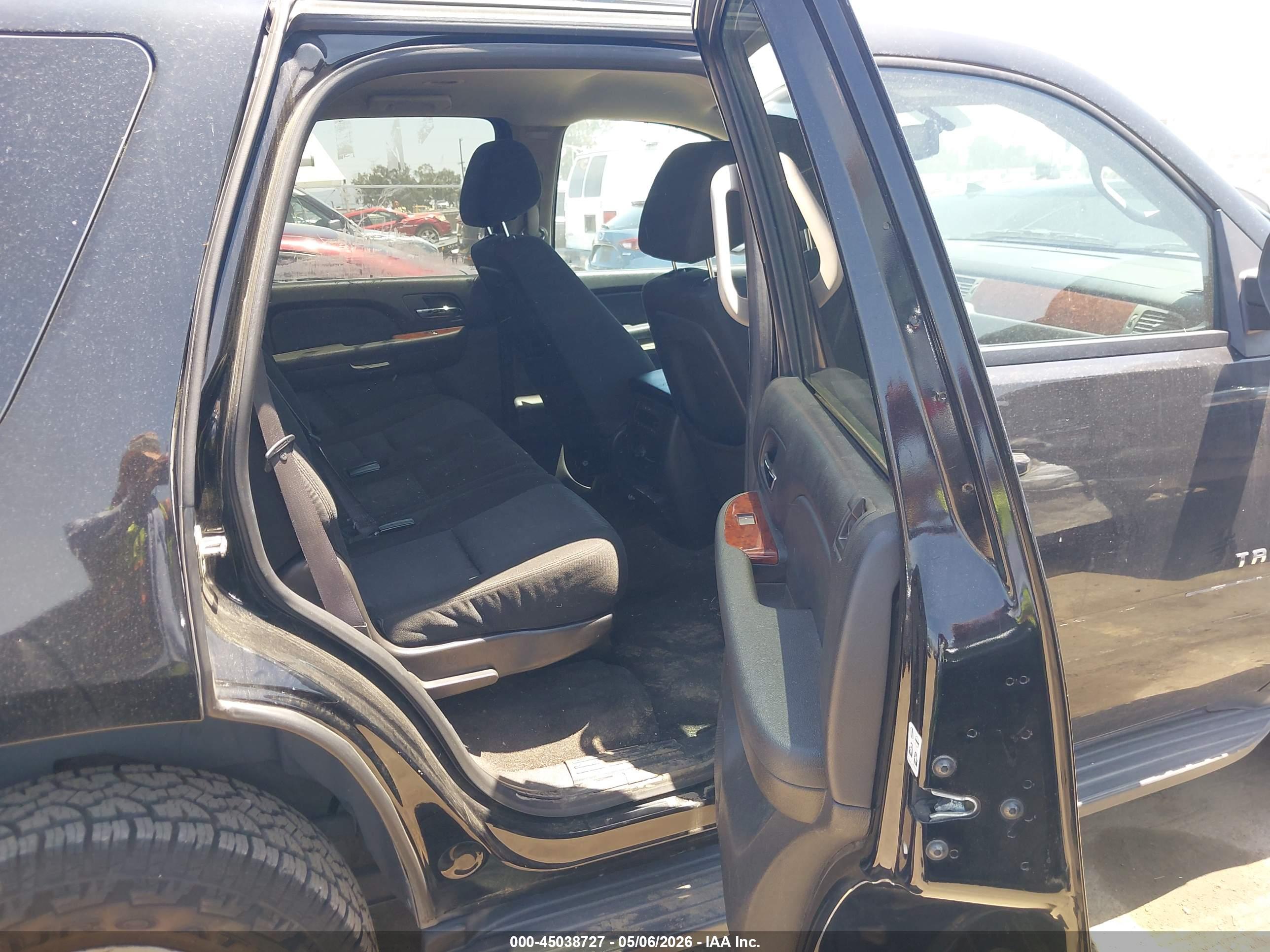 CHEVROLET TAHOE image 8
