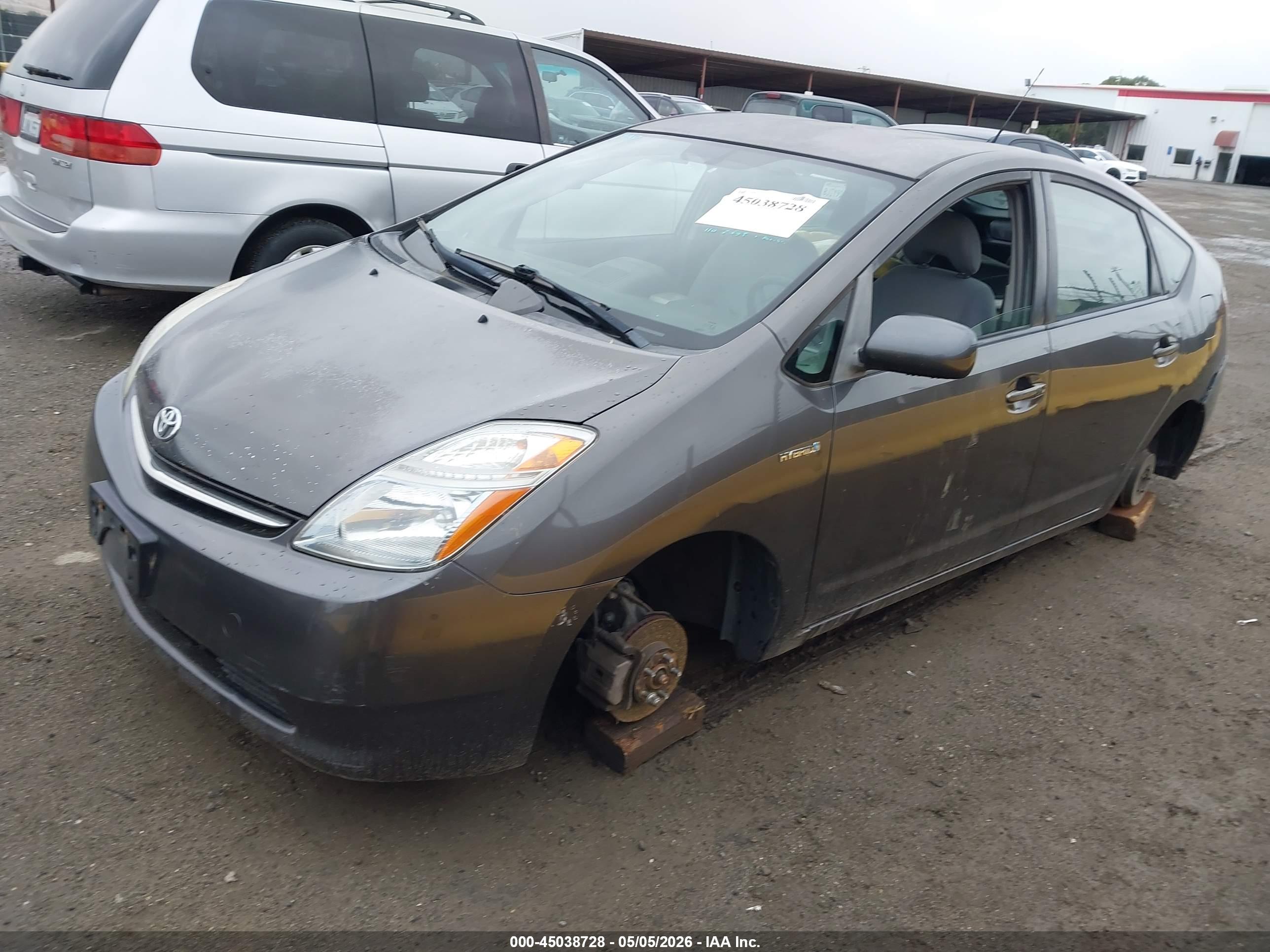TOYOTA PRIUS image 2