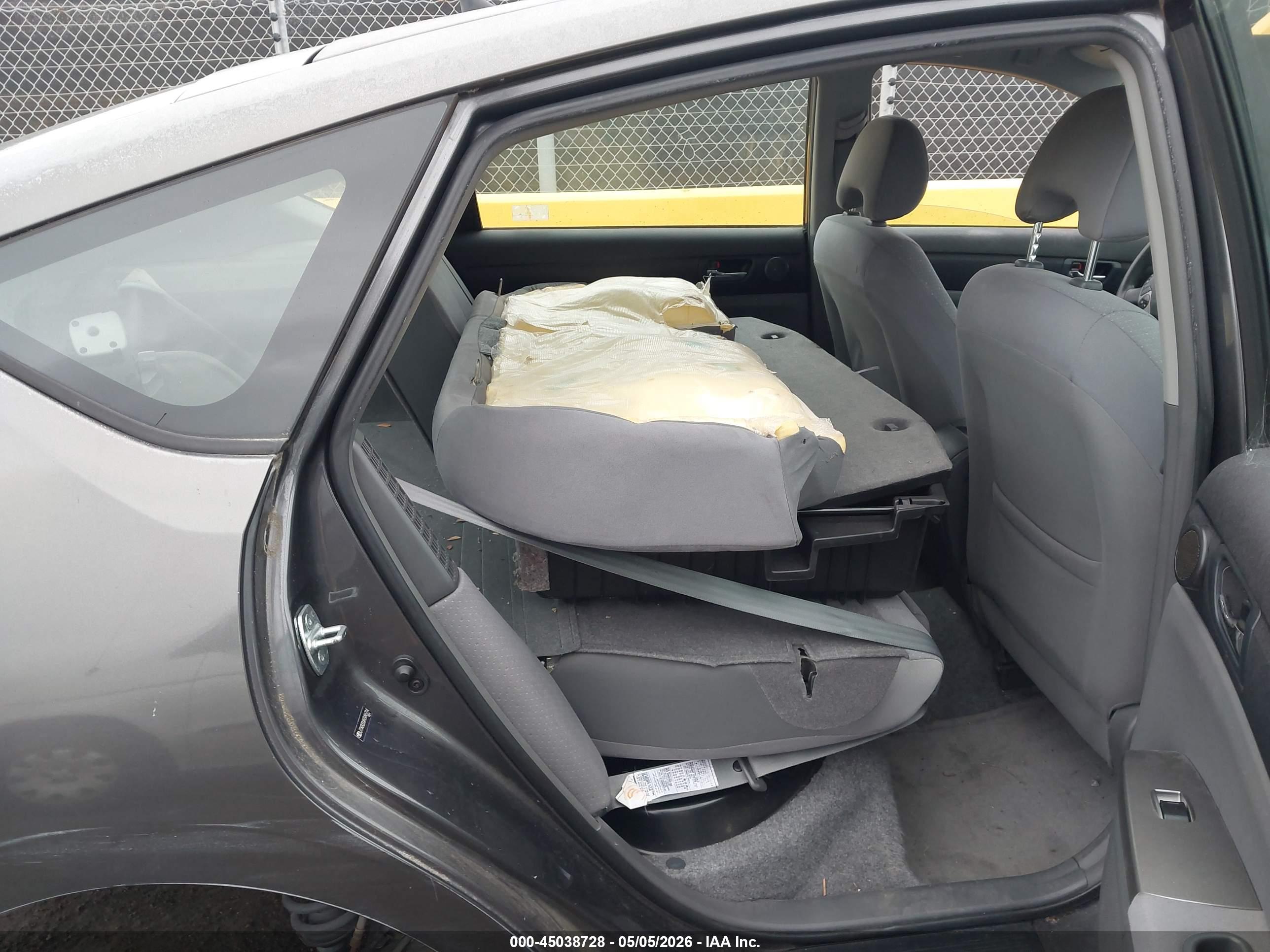TOYOTA PRIUS image 8