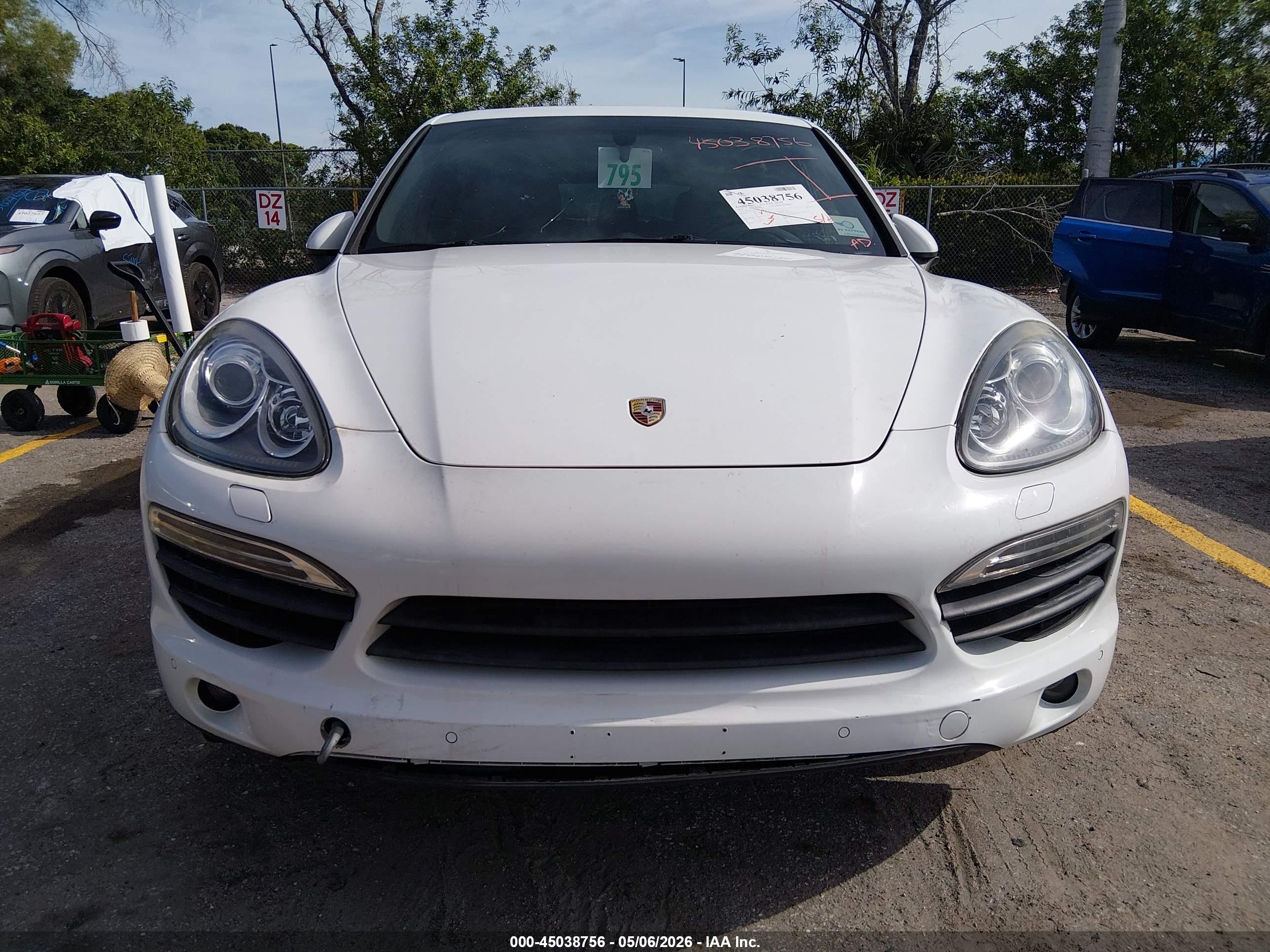 PORSCHE CAYENNE image 6