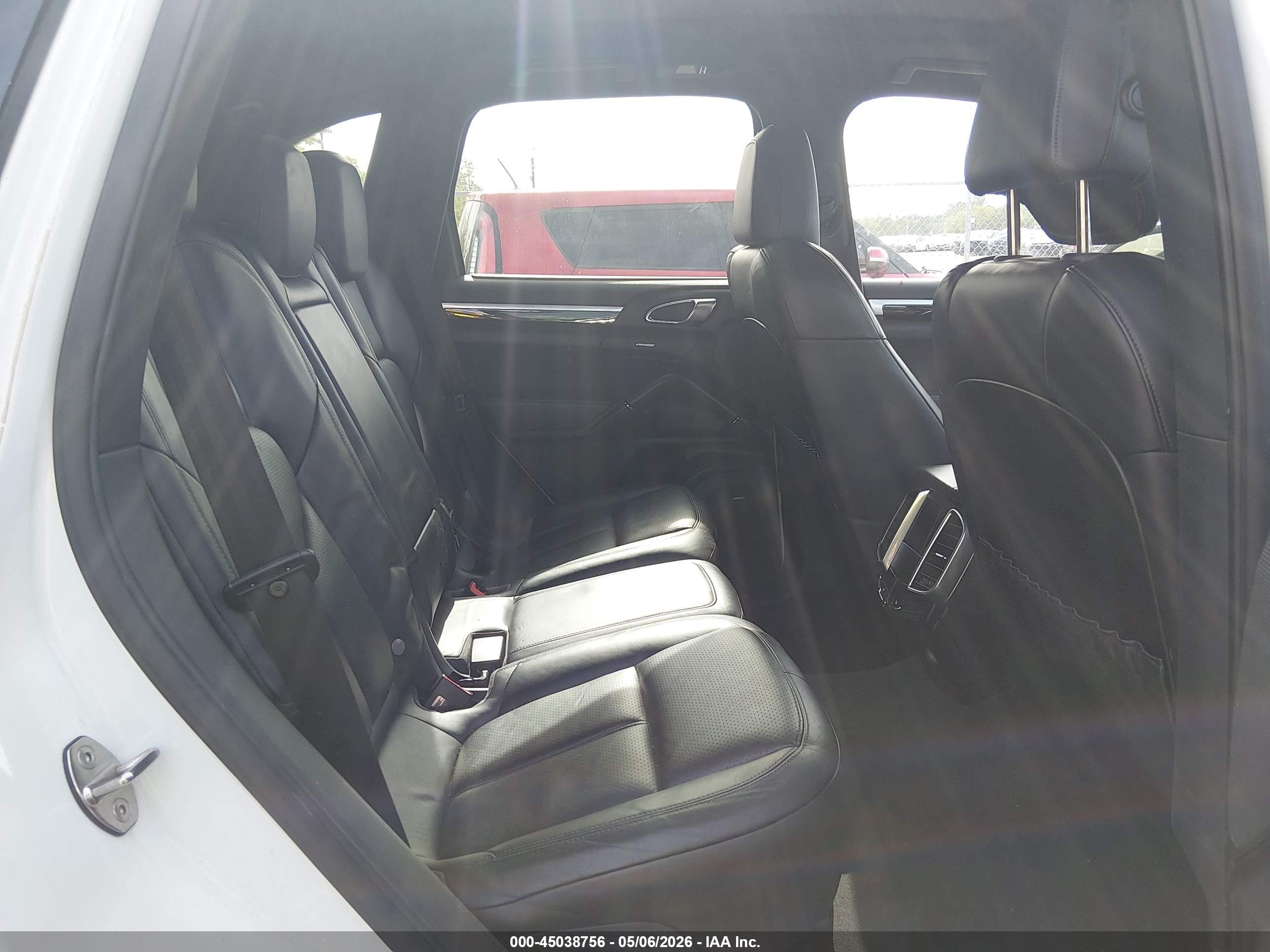 PORSCHE CAYENNE image 8