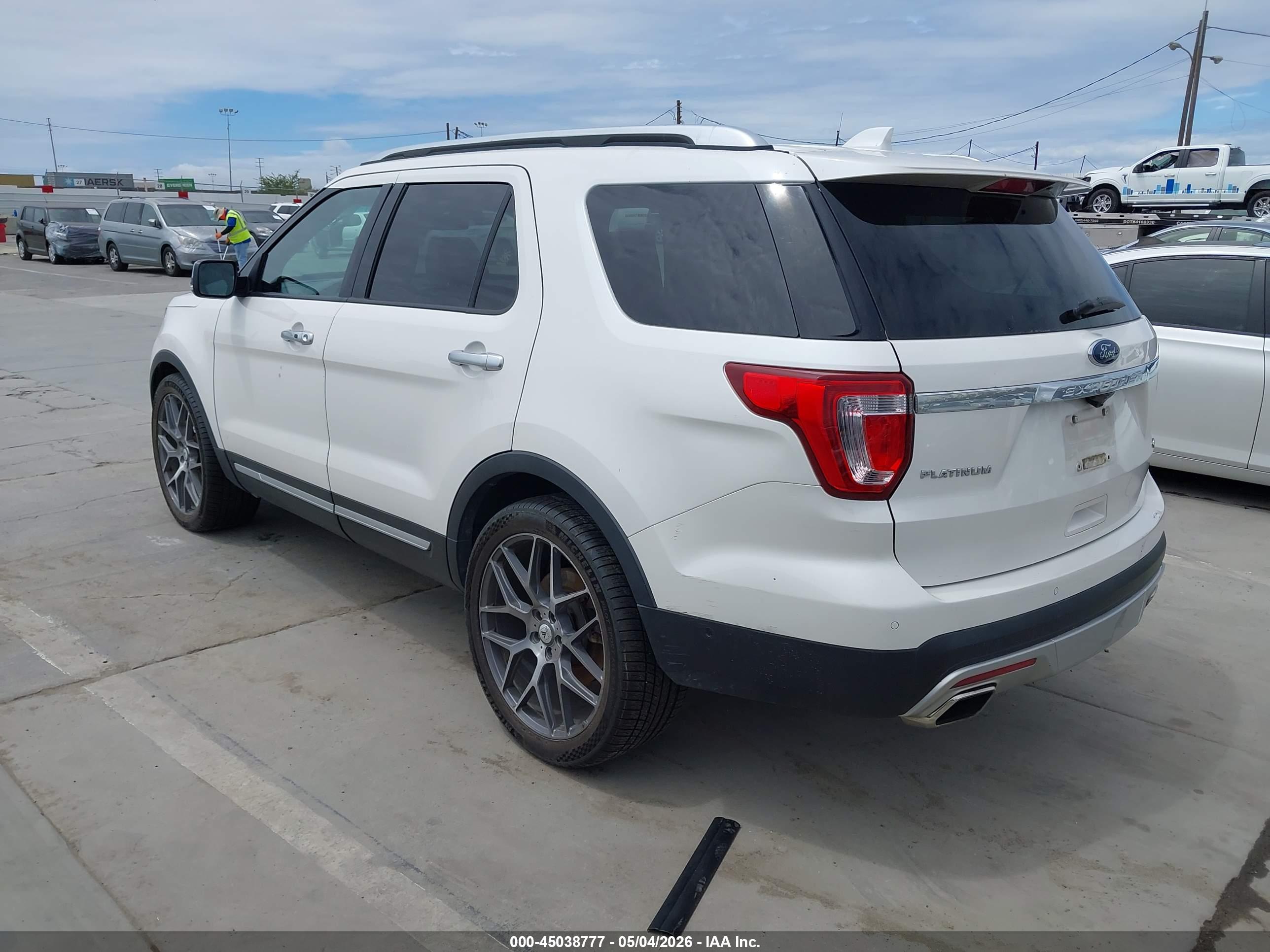 FORD EXPLORER image 3