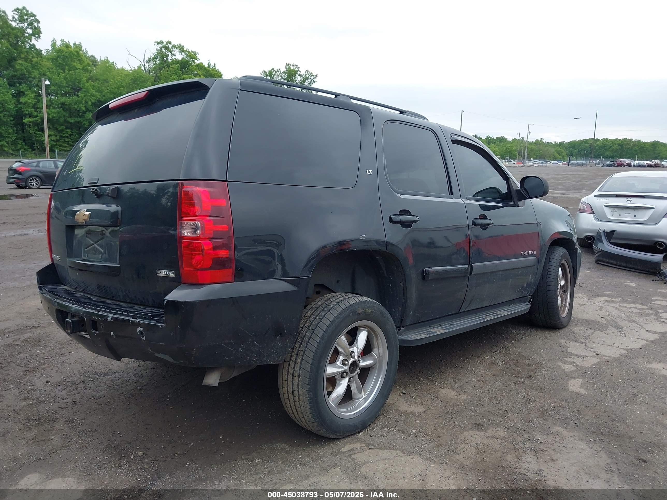 CHEVROLET TAHOE image 4