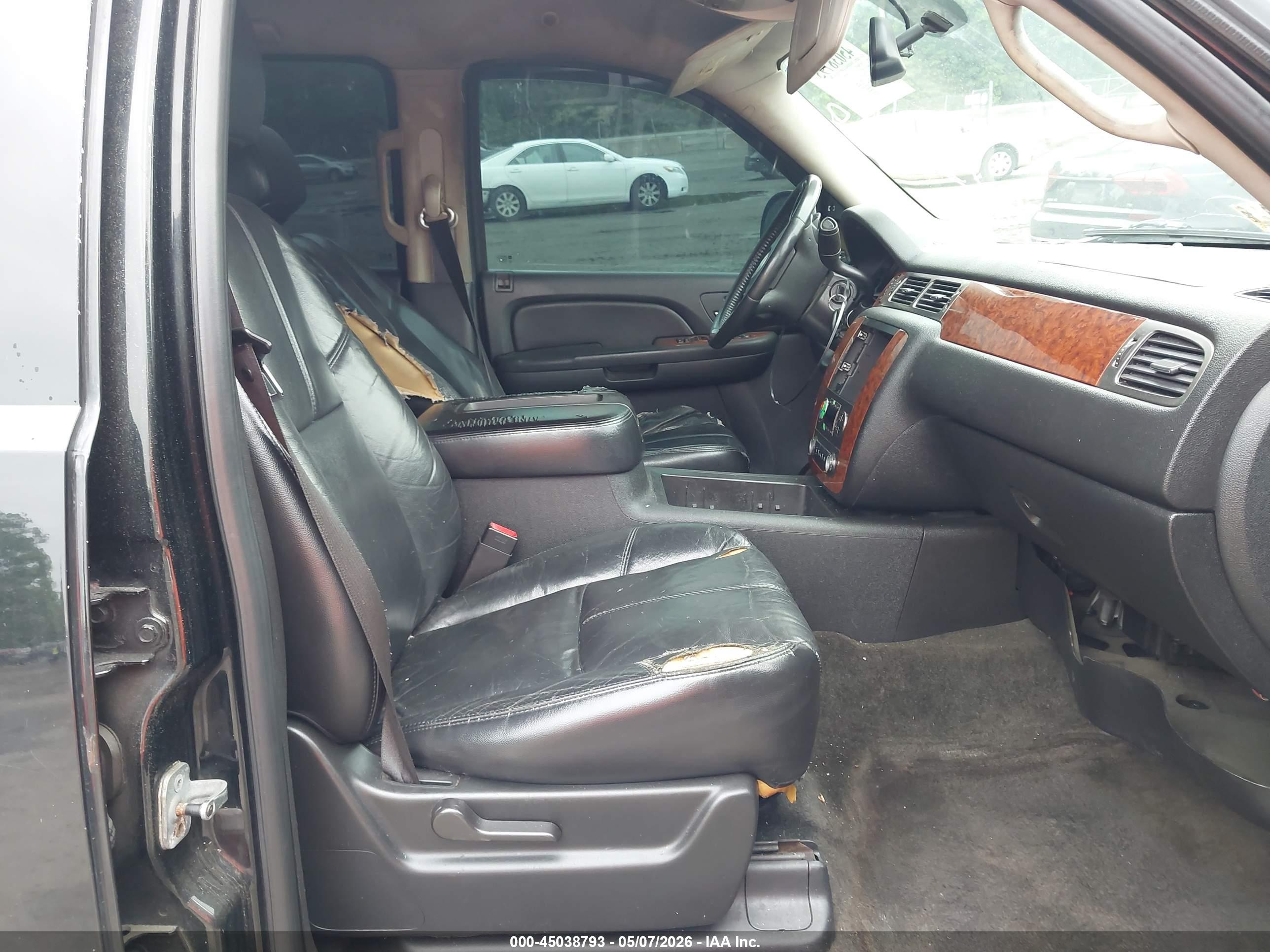 CHEVROLET TAHOE image 5