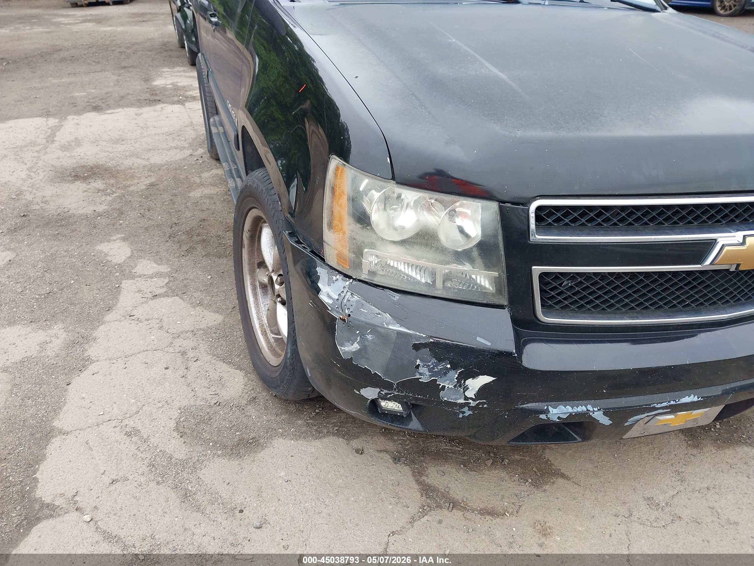 CHEVROLET TAHOE image 6