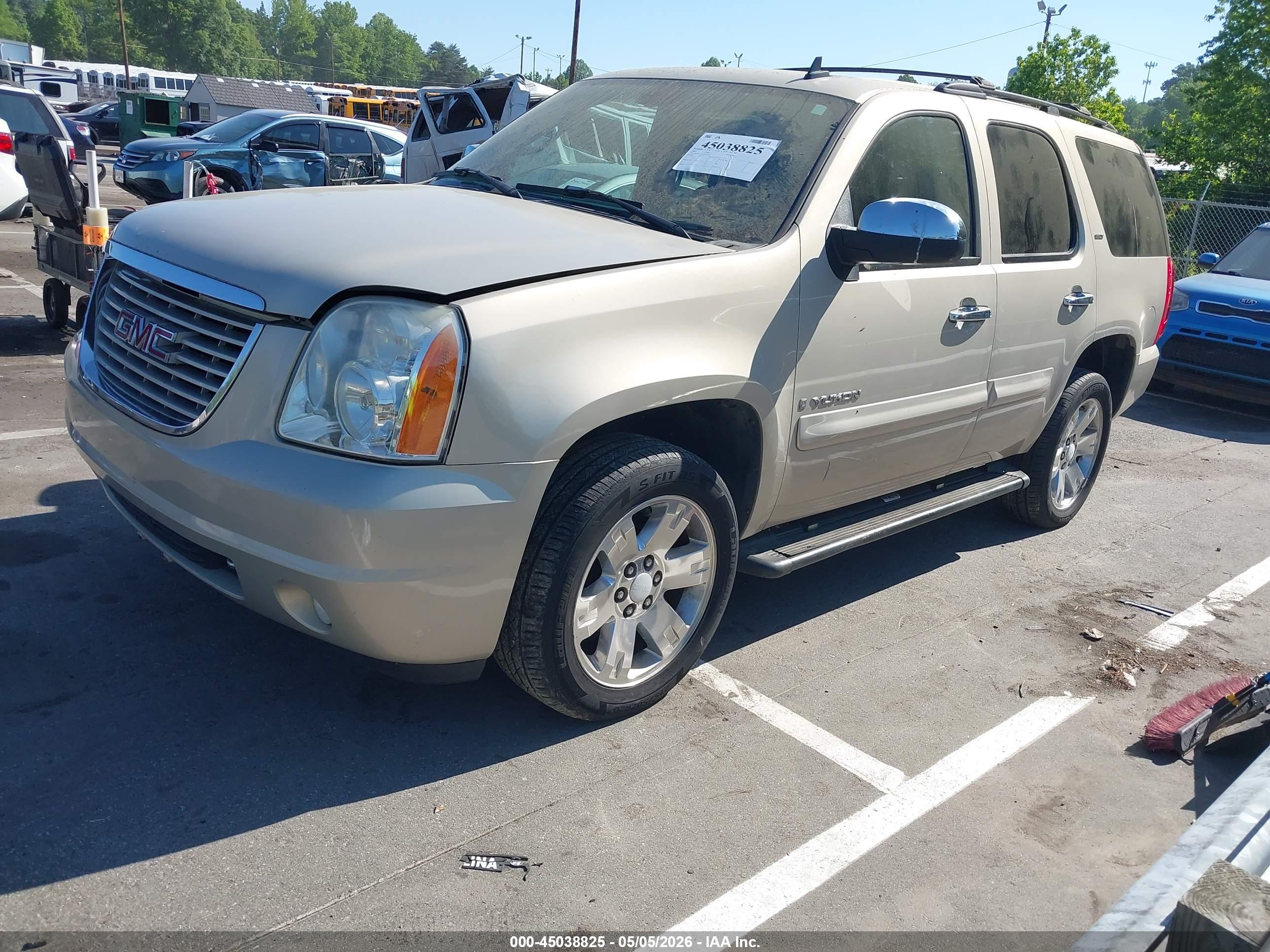 GMC YUKON image 2