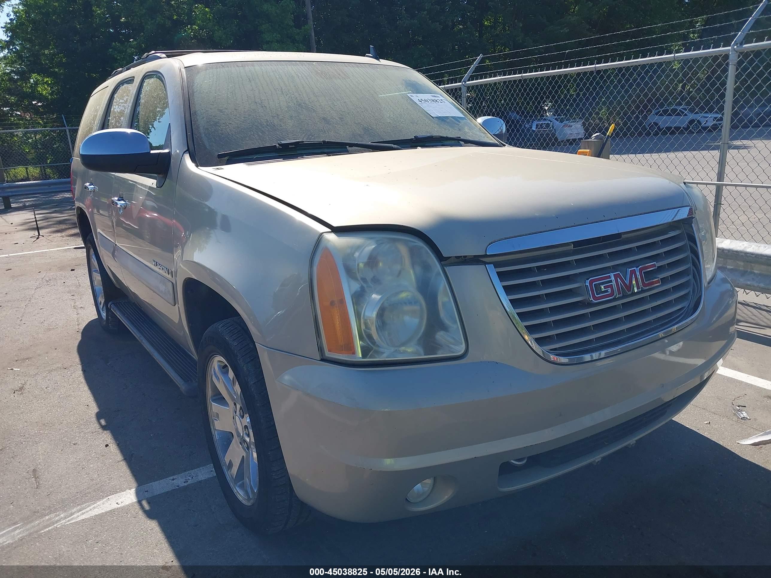 GMC YUKON image 6