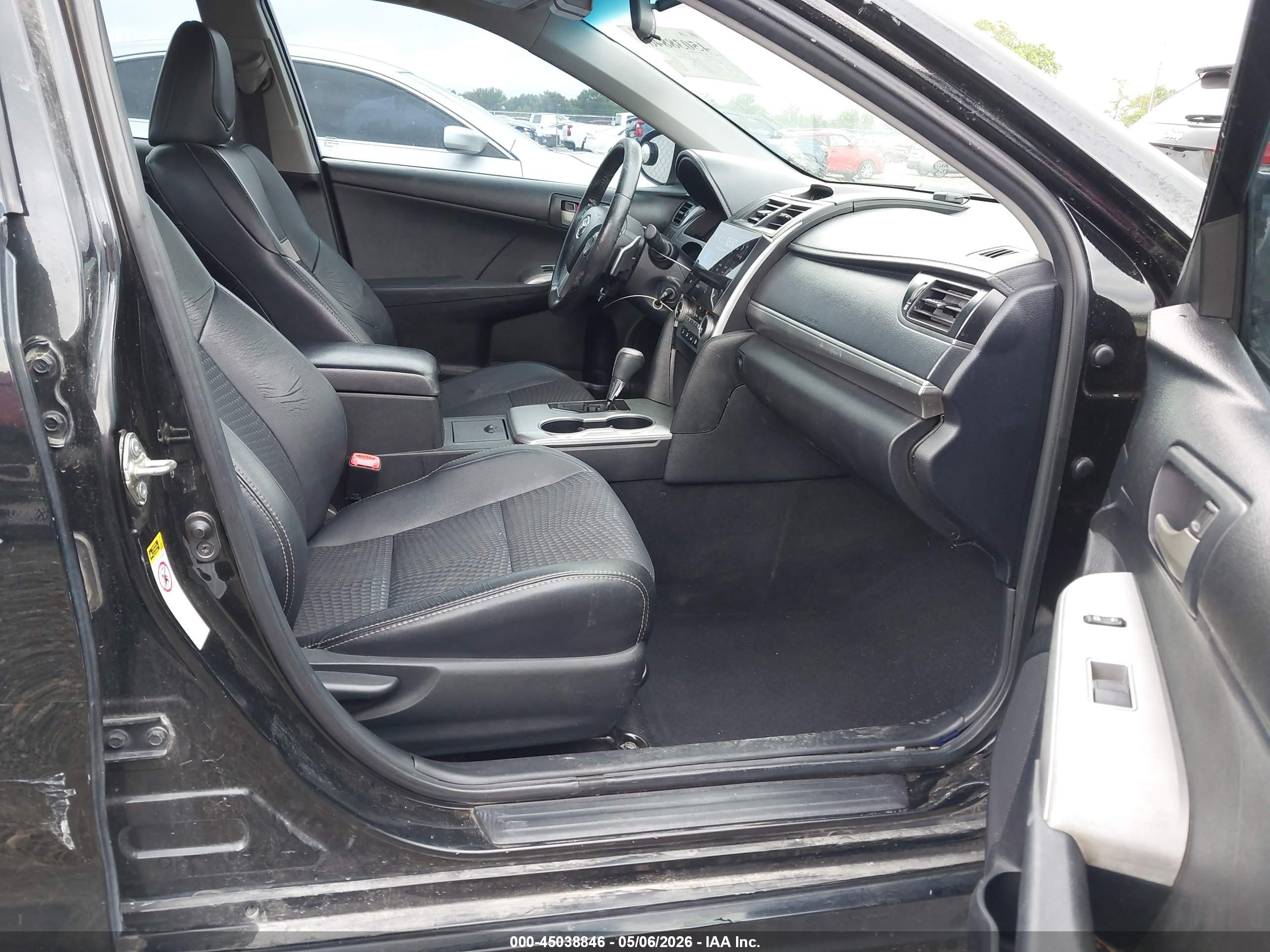 TOYOTA CAMRY image 5