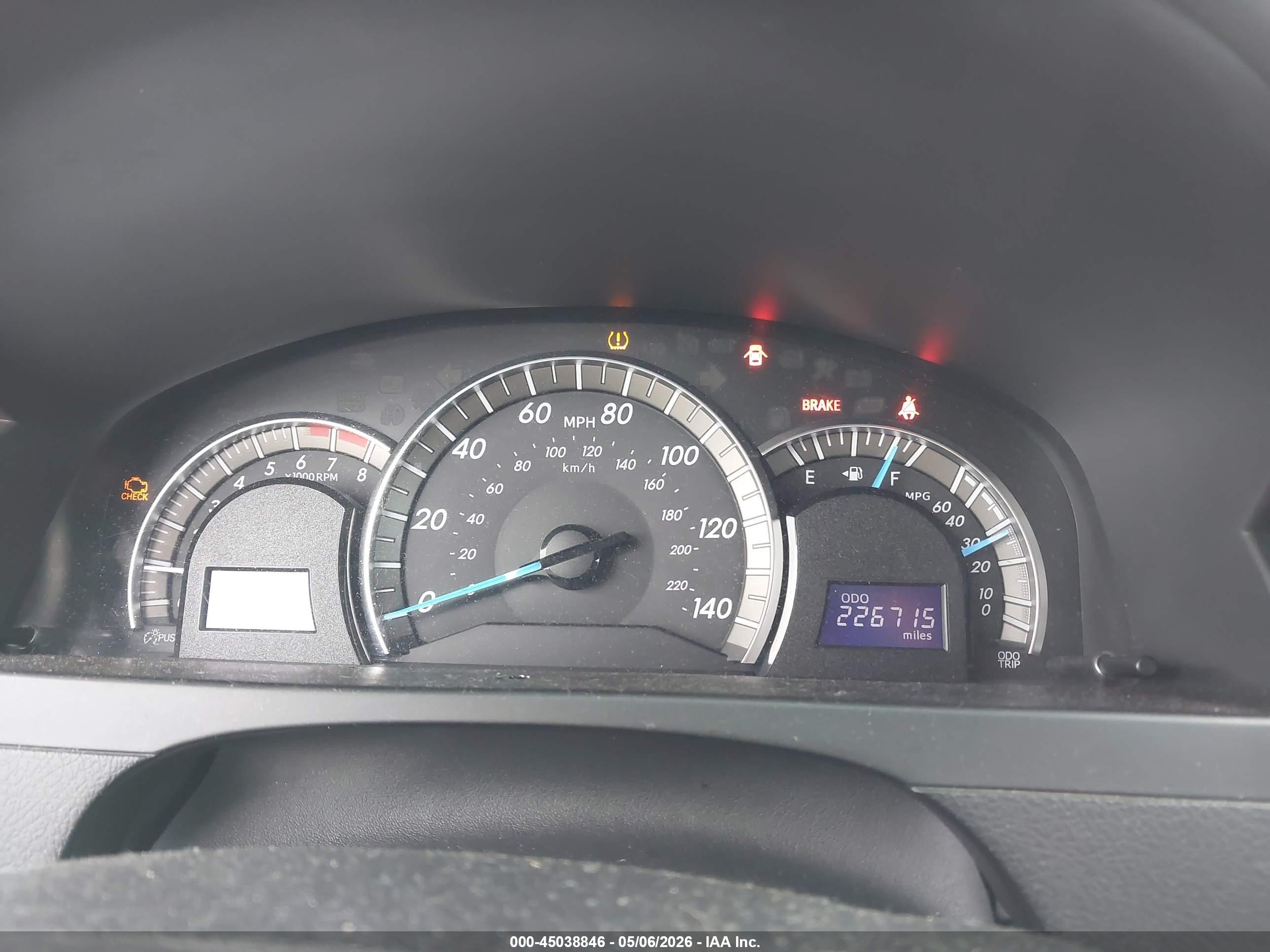 TOYOTA CAMRY image 7