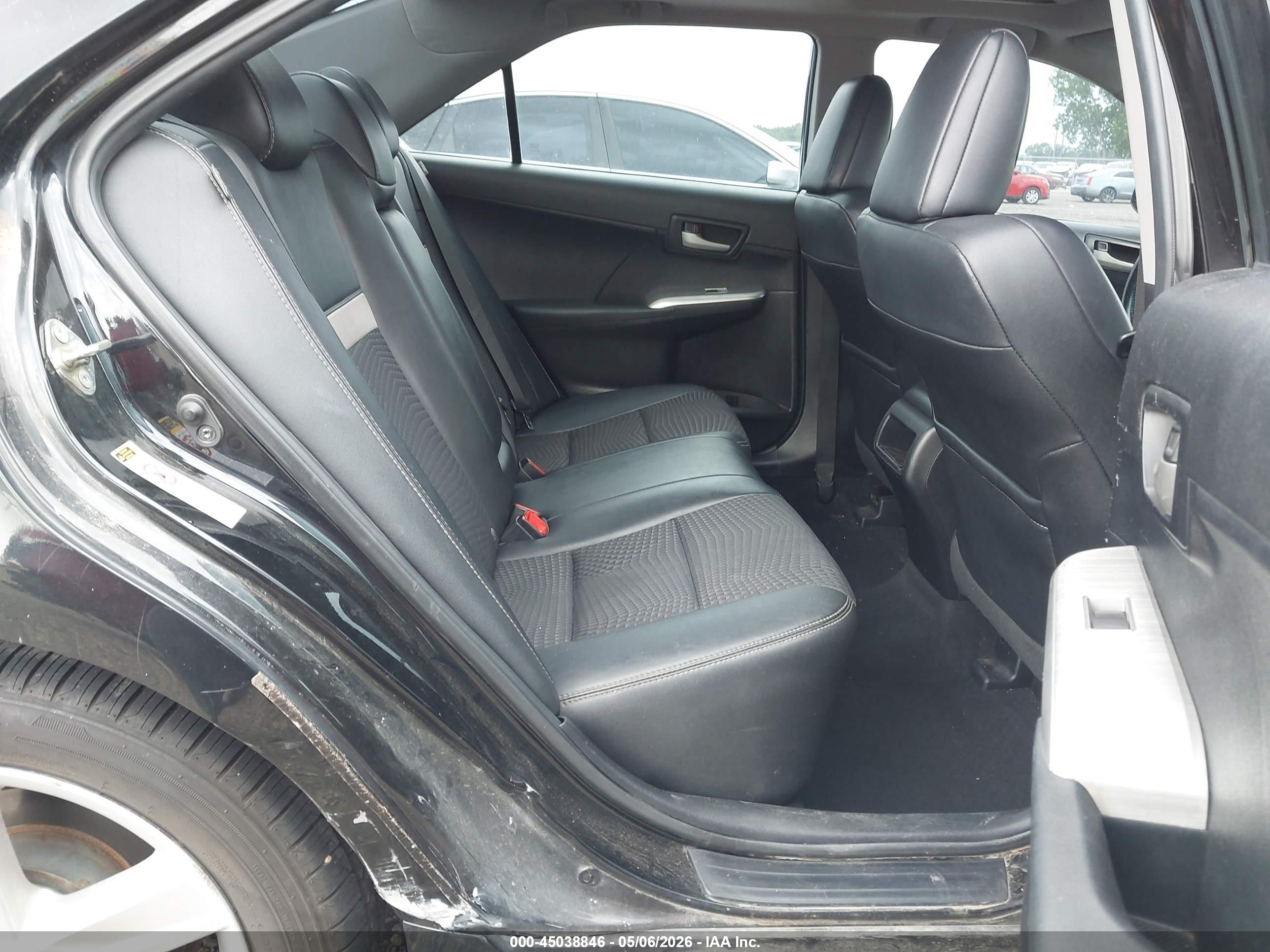 TOYOTA CAMRY image 8