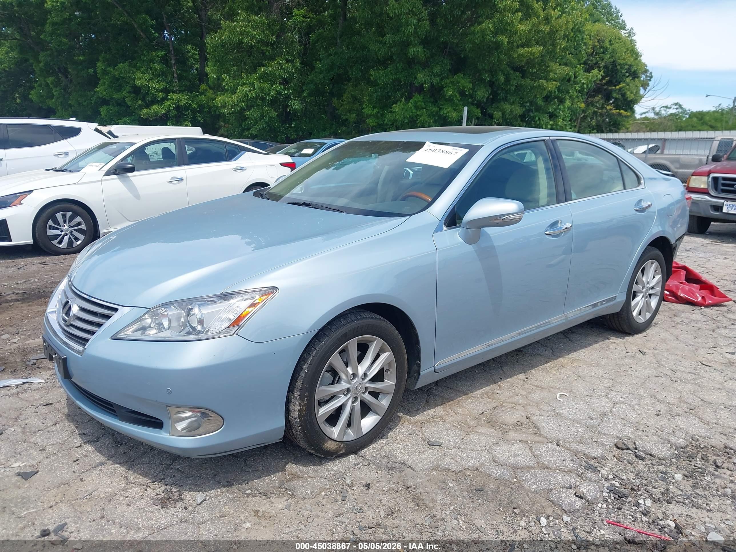 LEXUS ES image 2