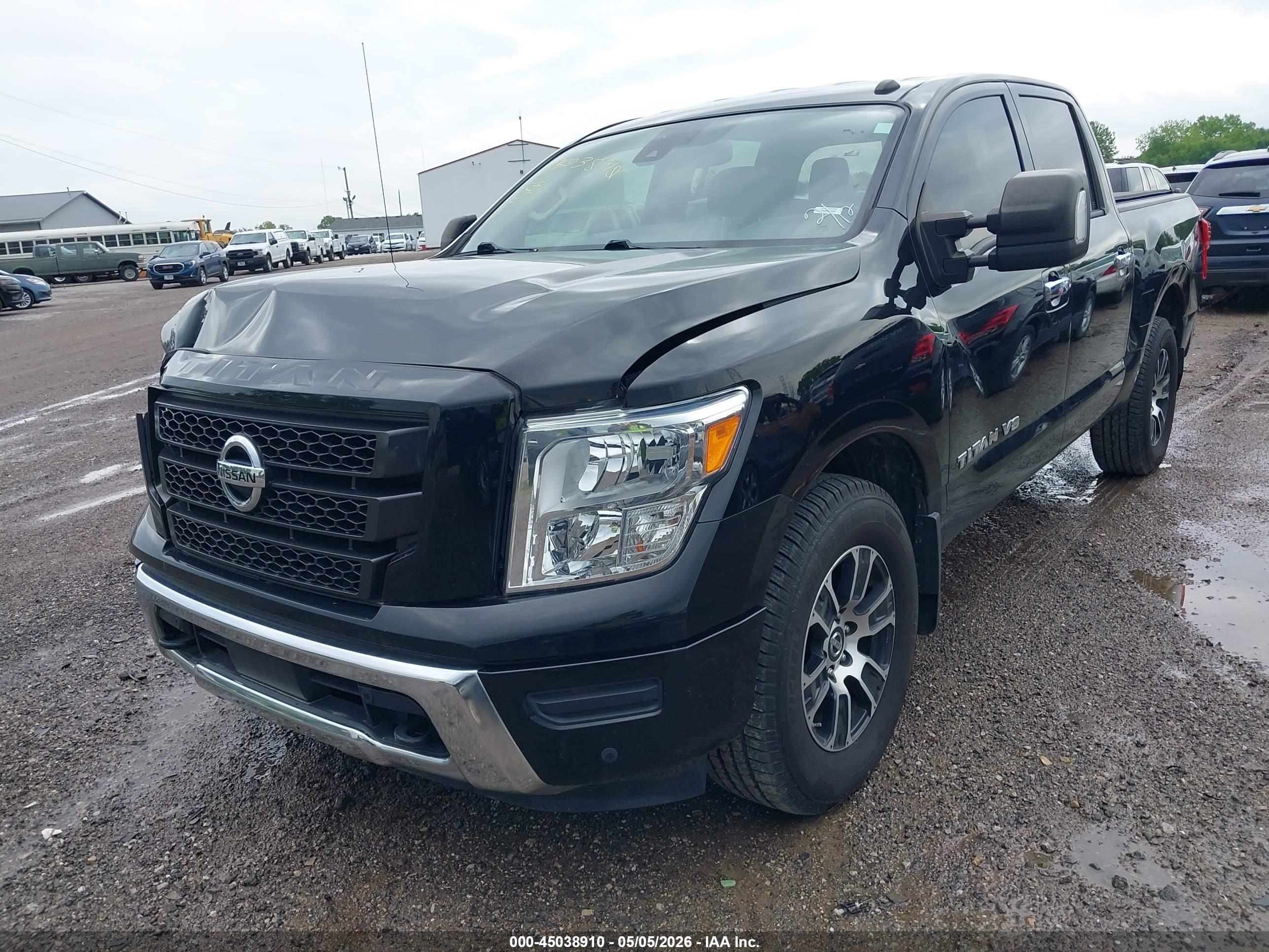 NISSAN TITAN image 2