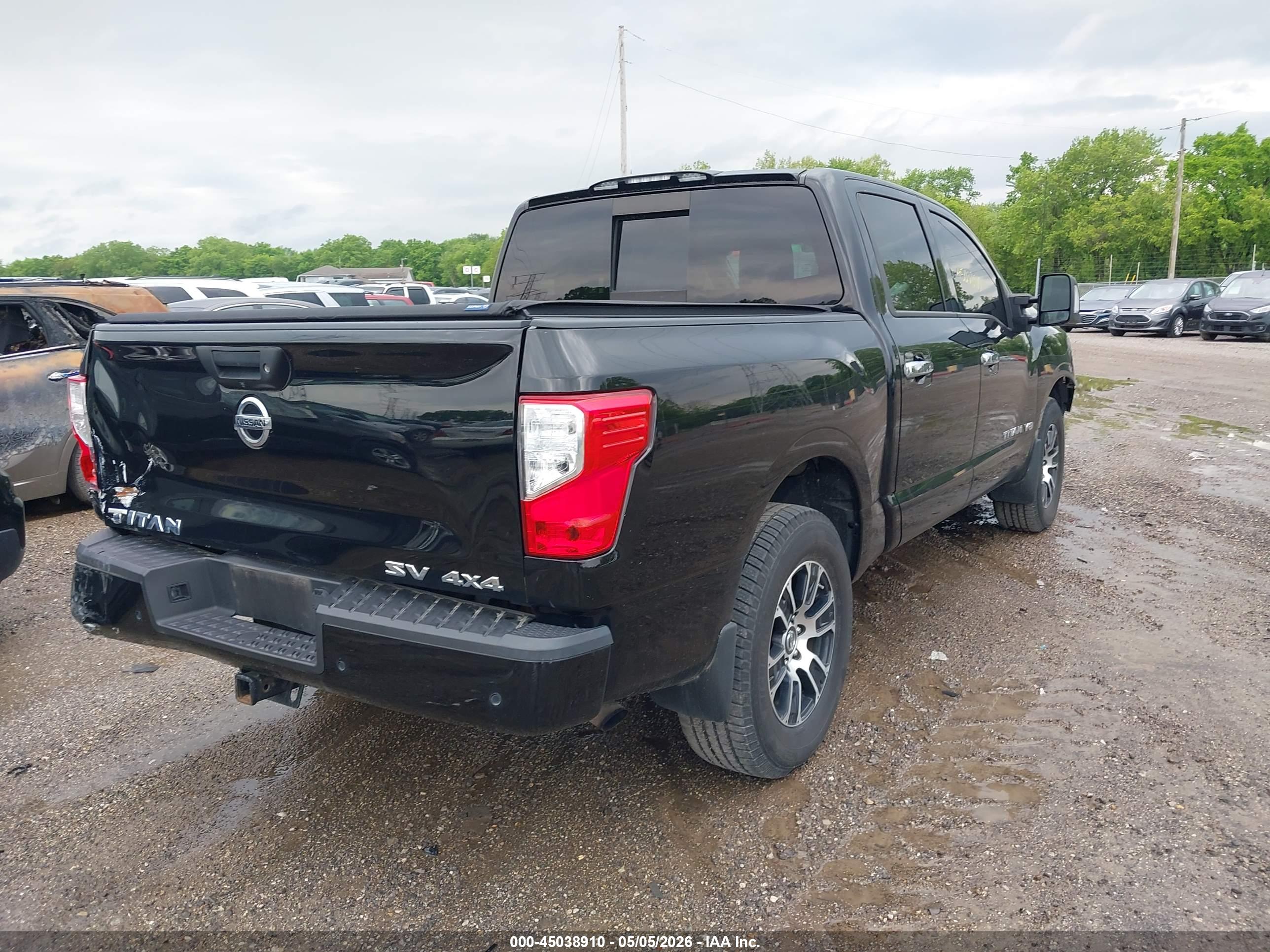 NISSAN TITAN image 4