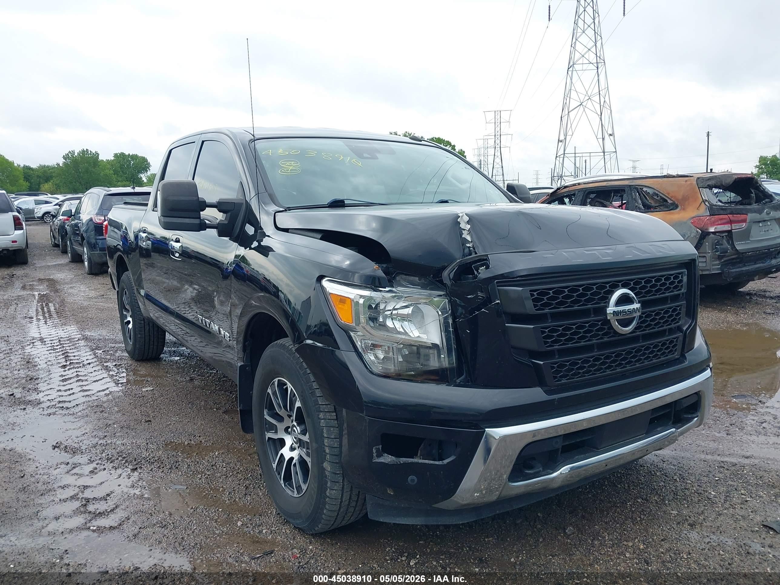 NISSAN TITAN image 6
