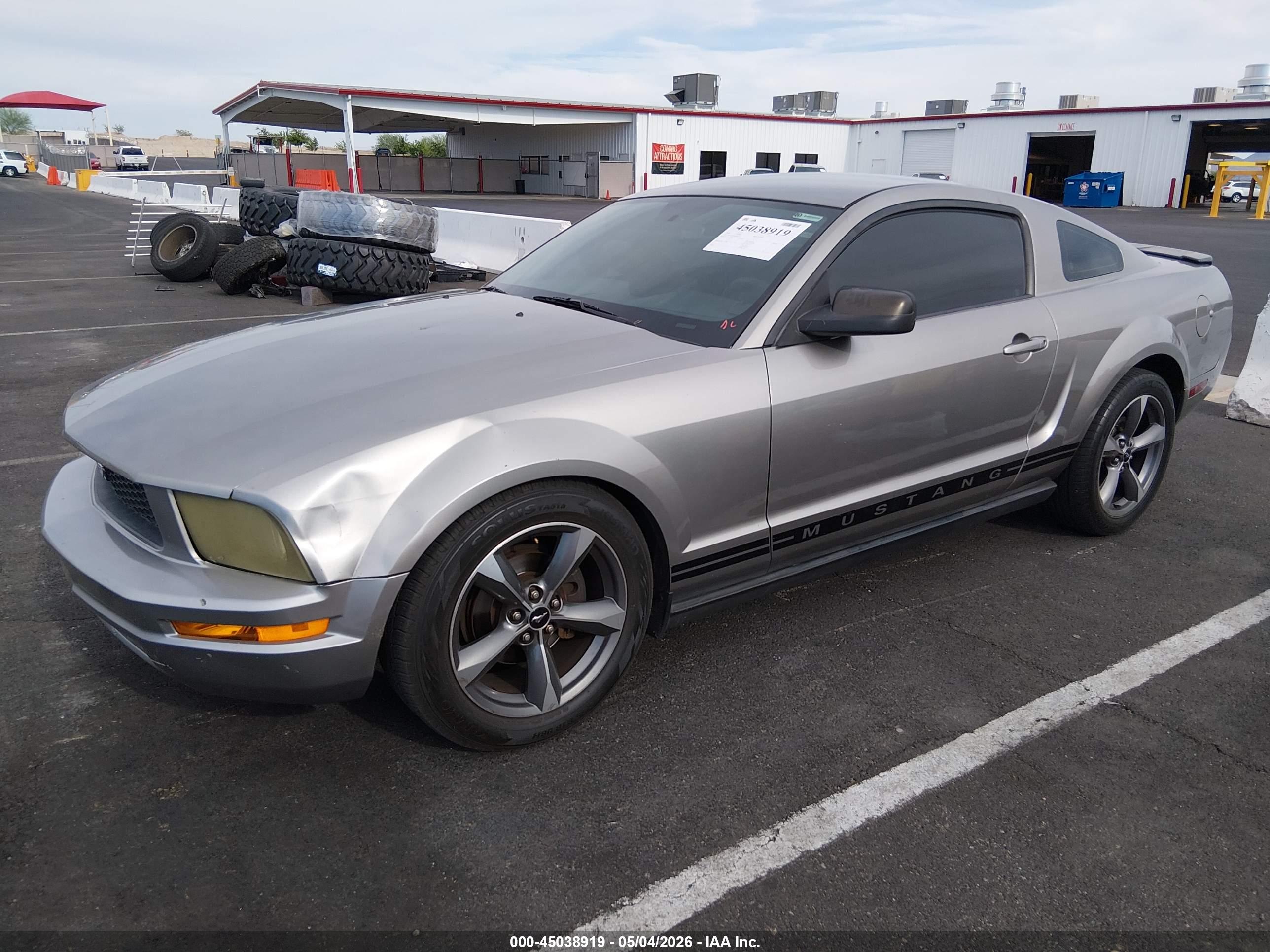 FORD MUSTANG image 2