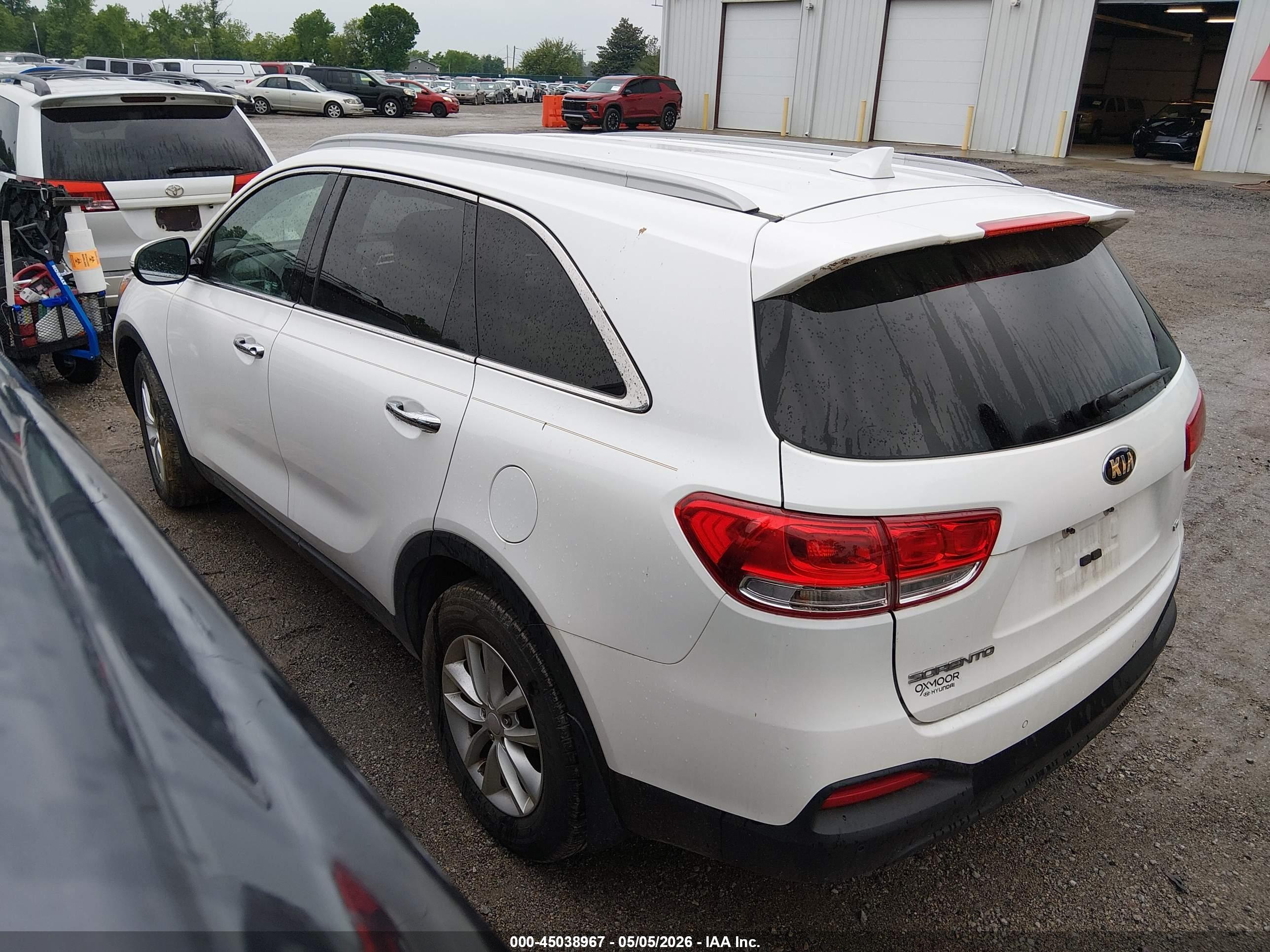 KIA SORENTO image 3