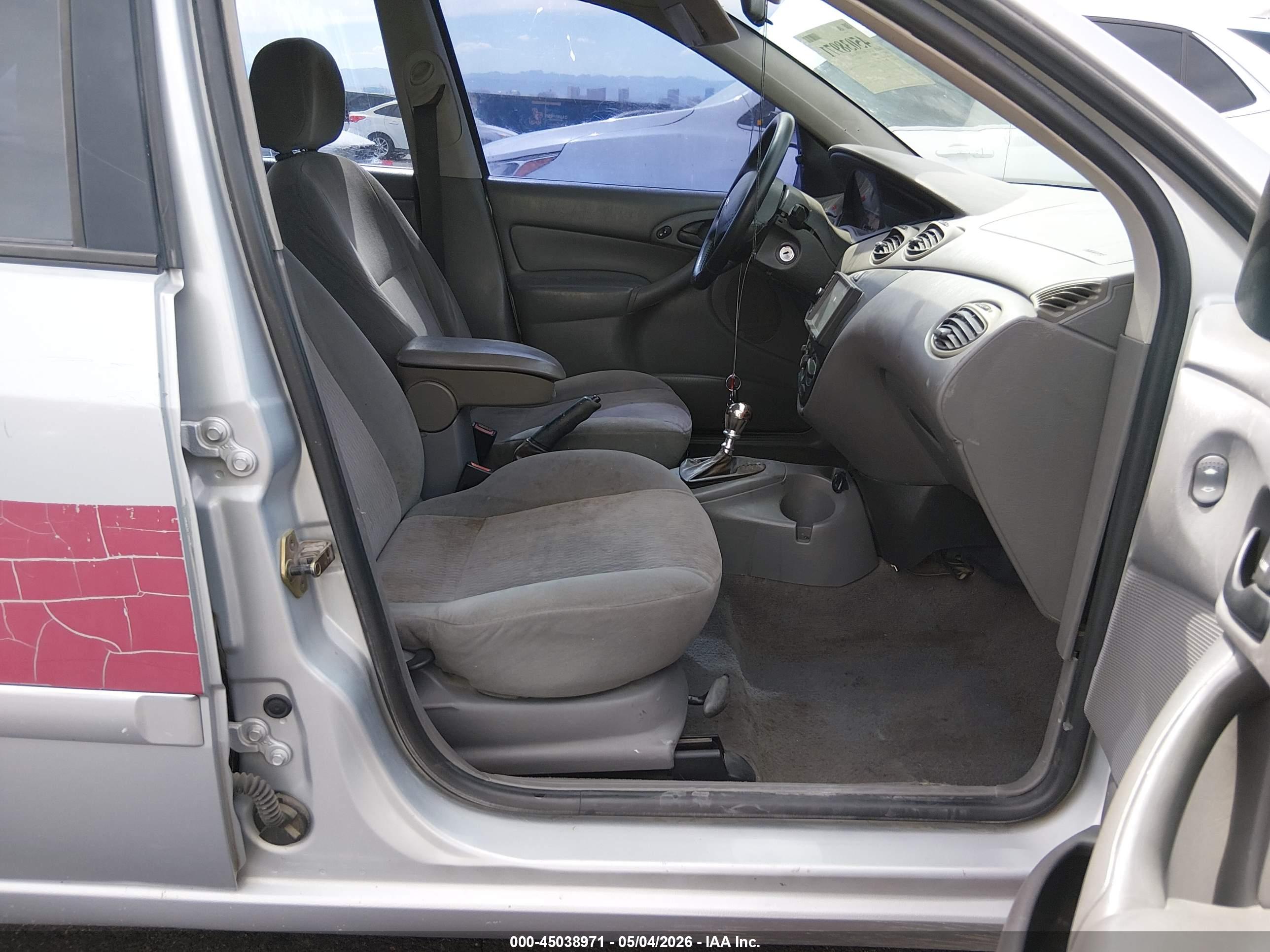 FORD FOCUS image 5