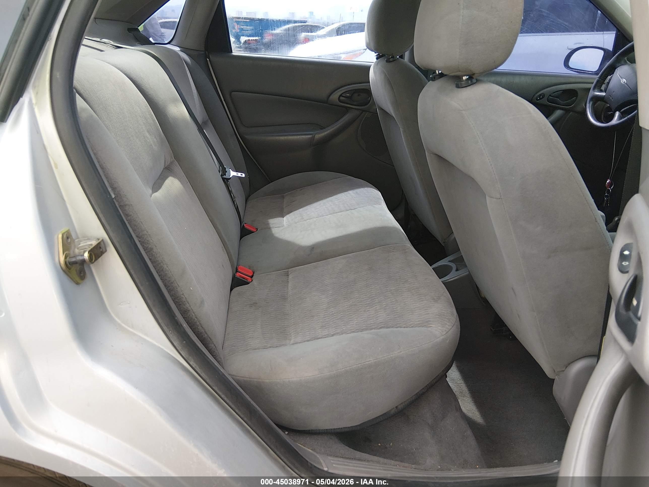 FORD FOCUS image 8