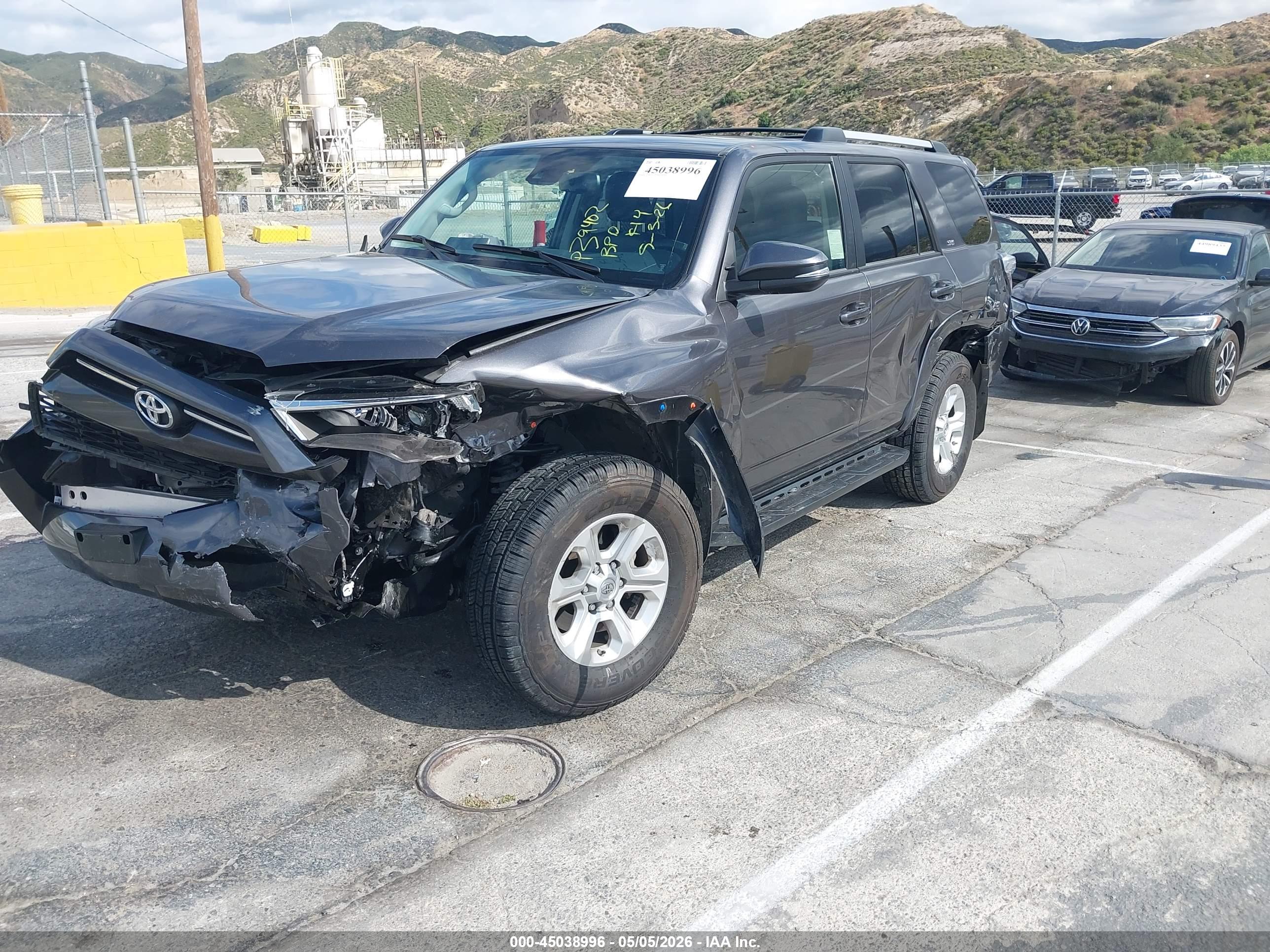 TOYOTA 4RUNNER image 2