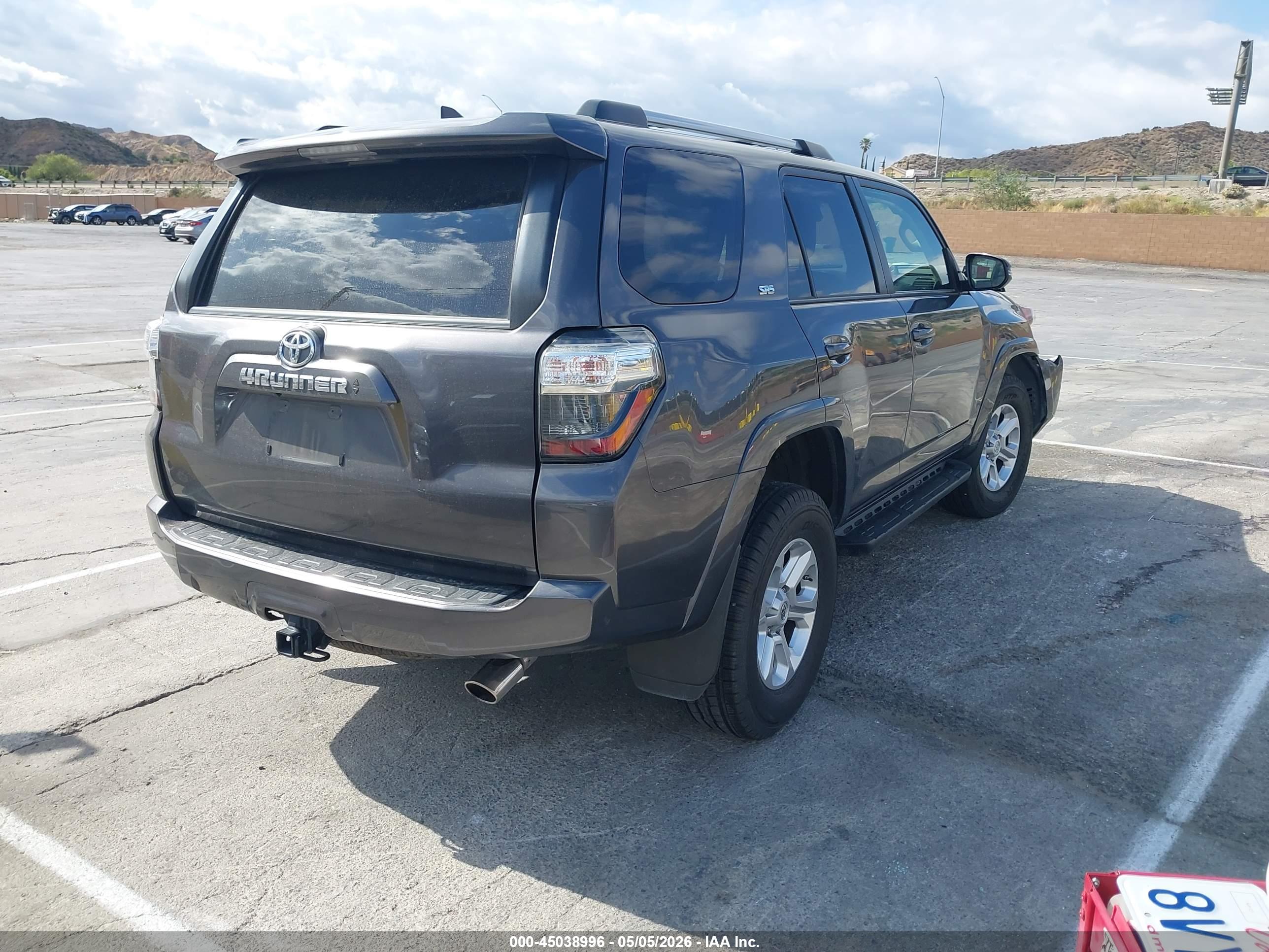 TOYOTA 4RUNNER image 4