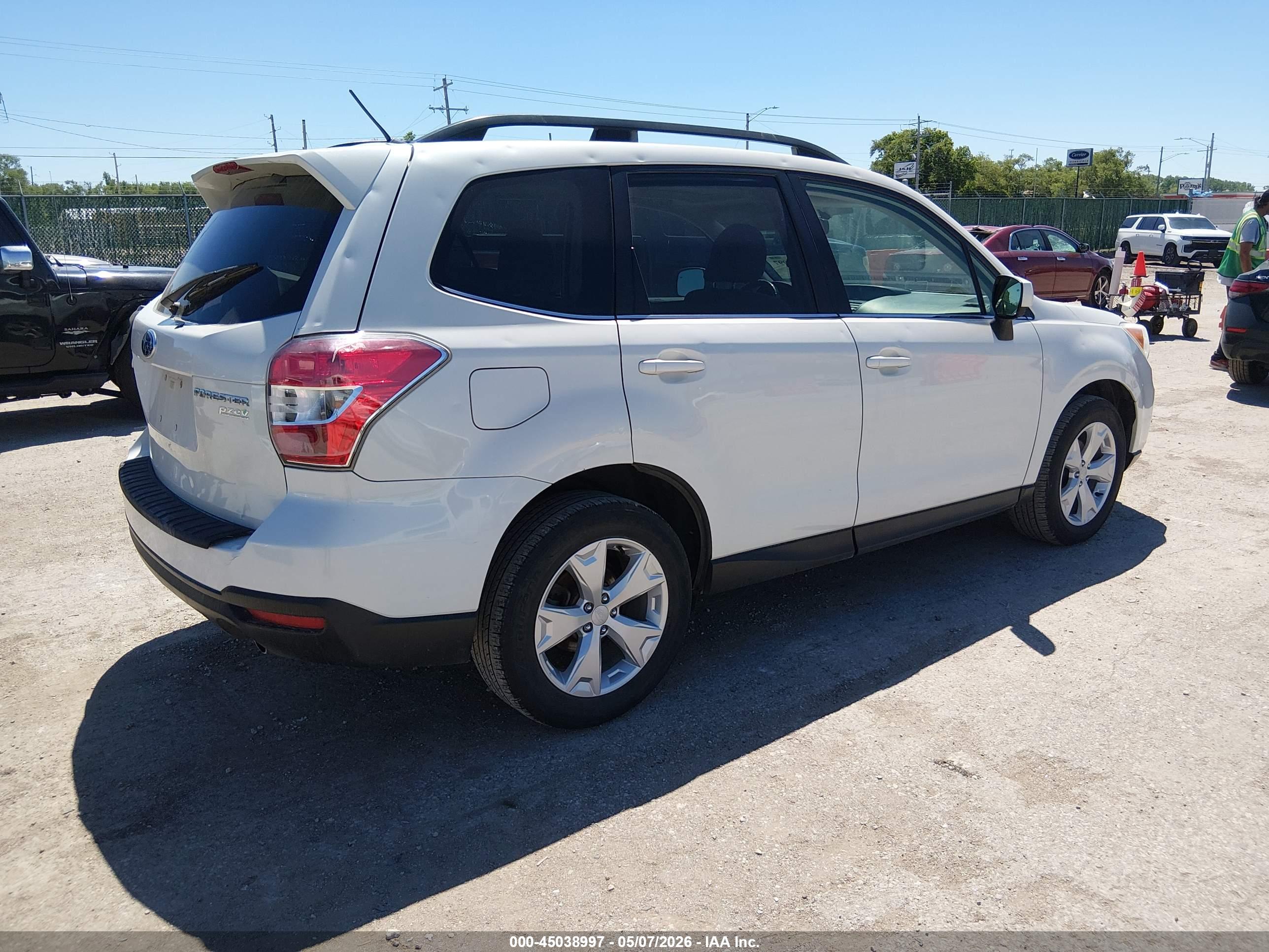 SUBARU FORESTER image 4