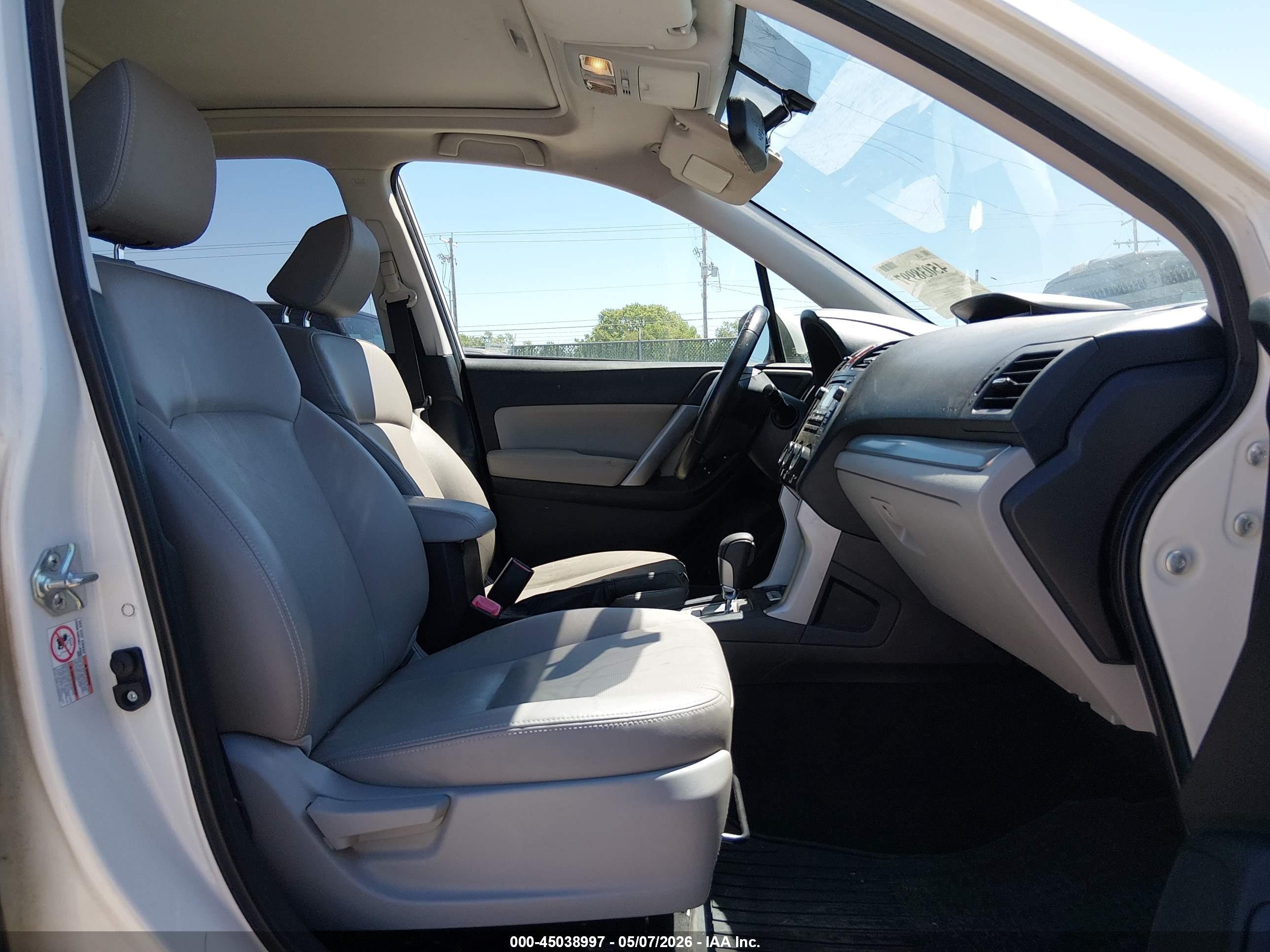 SUBARU FORESTER image 5