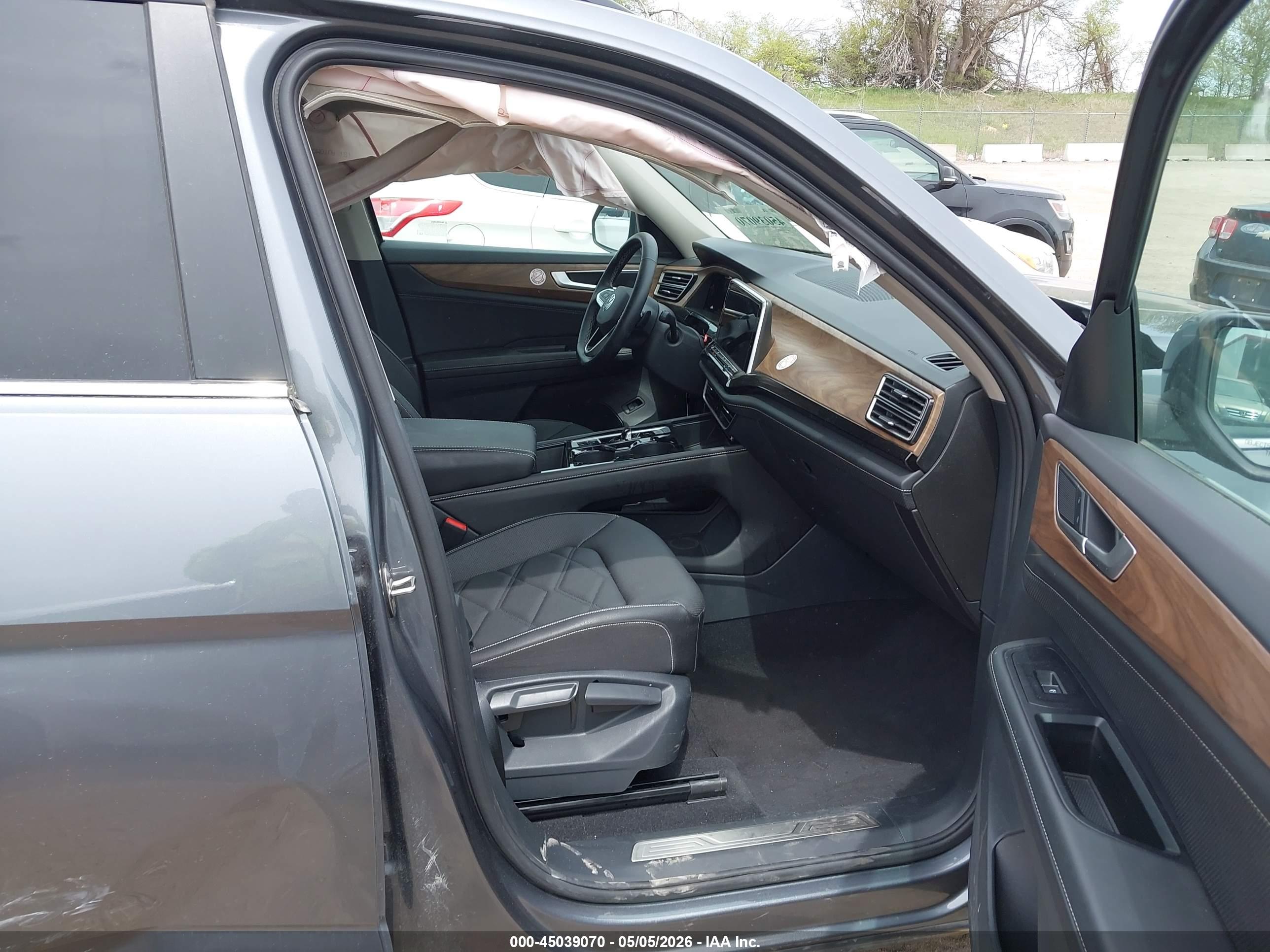 VOLKSWAGEN ATLAS image 5