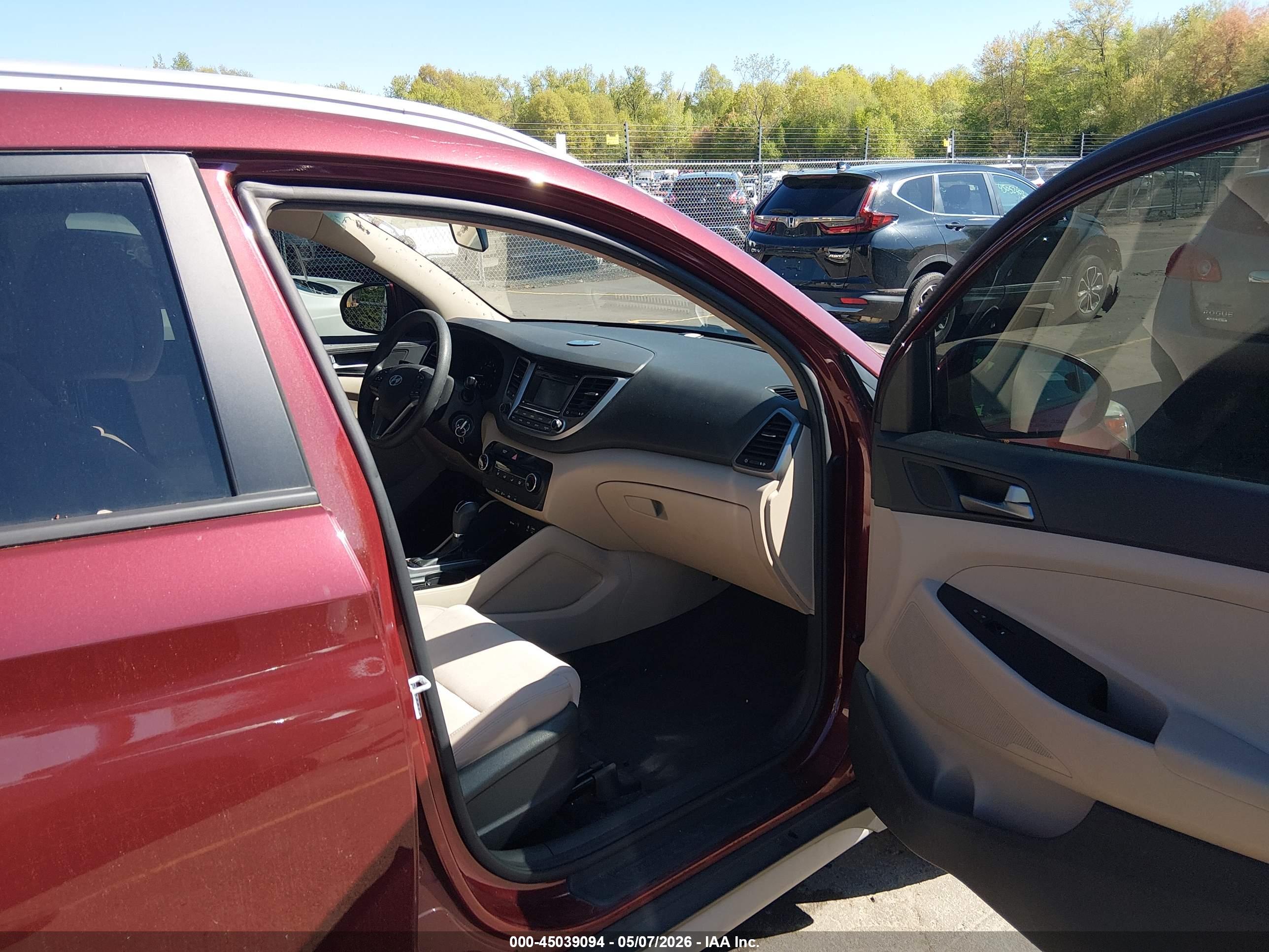 HYUNDAI TUCSON image 5