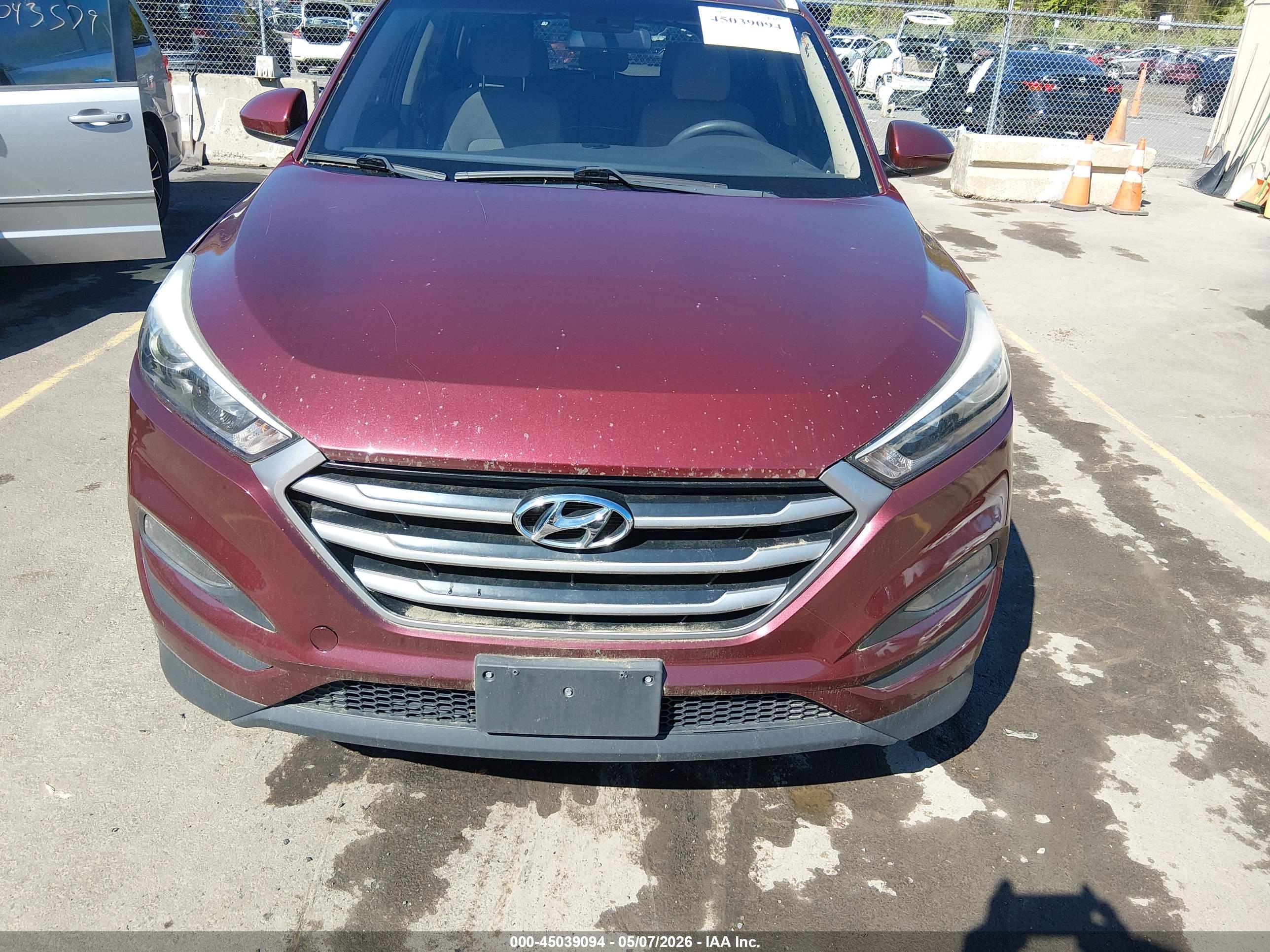 HYUNDAI TUCSON image 6