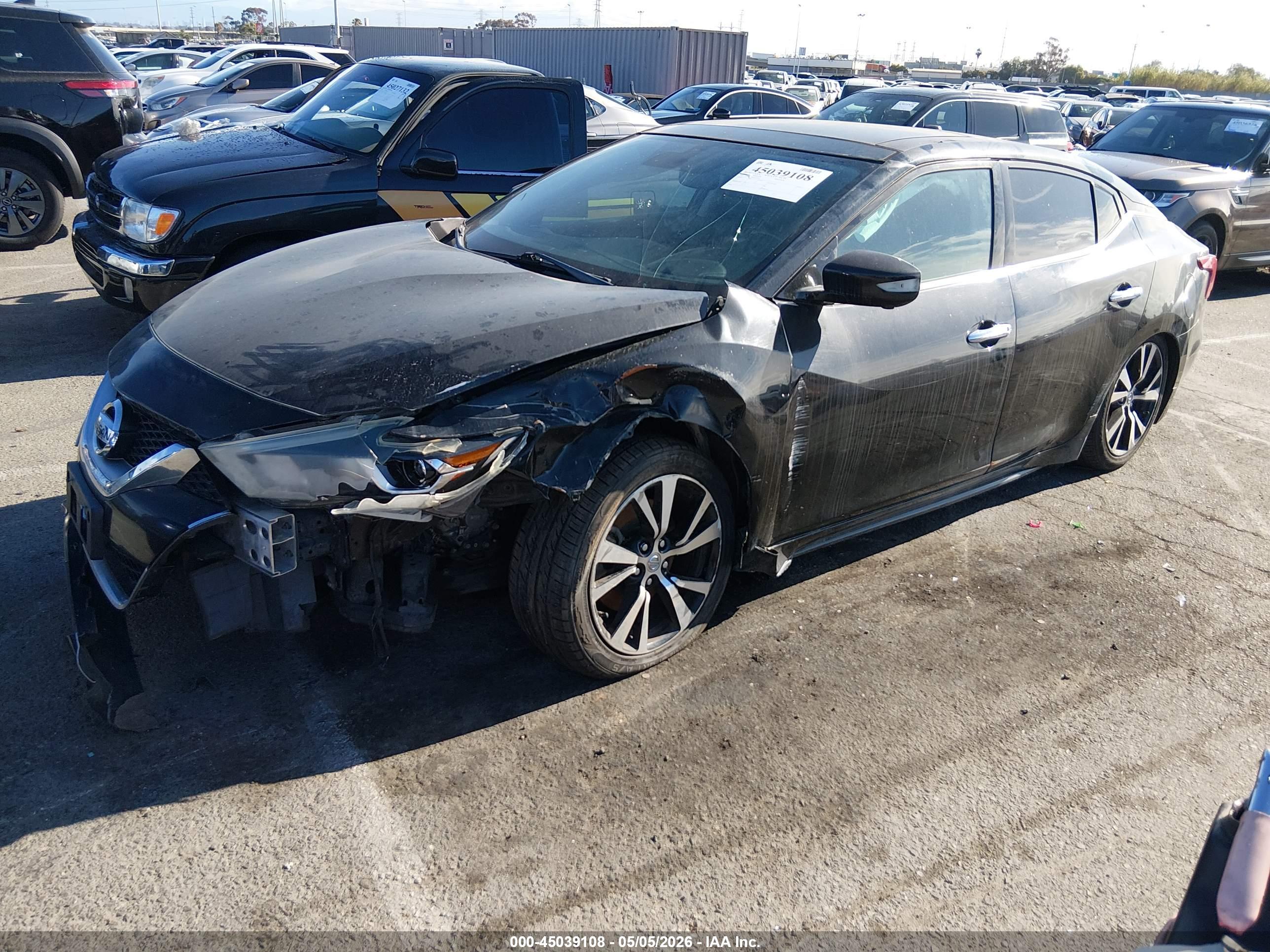 NISSAN MAXIMA image 2